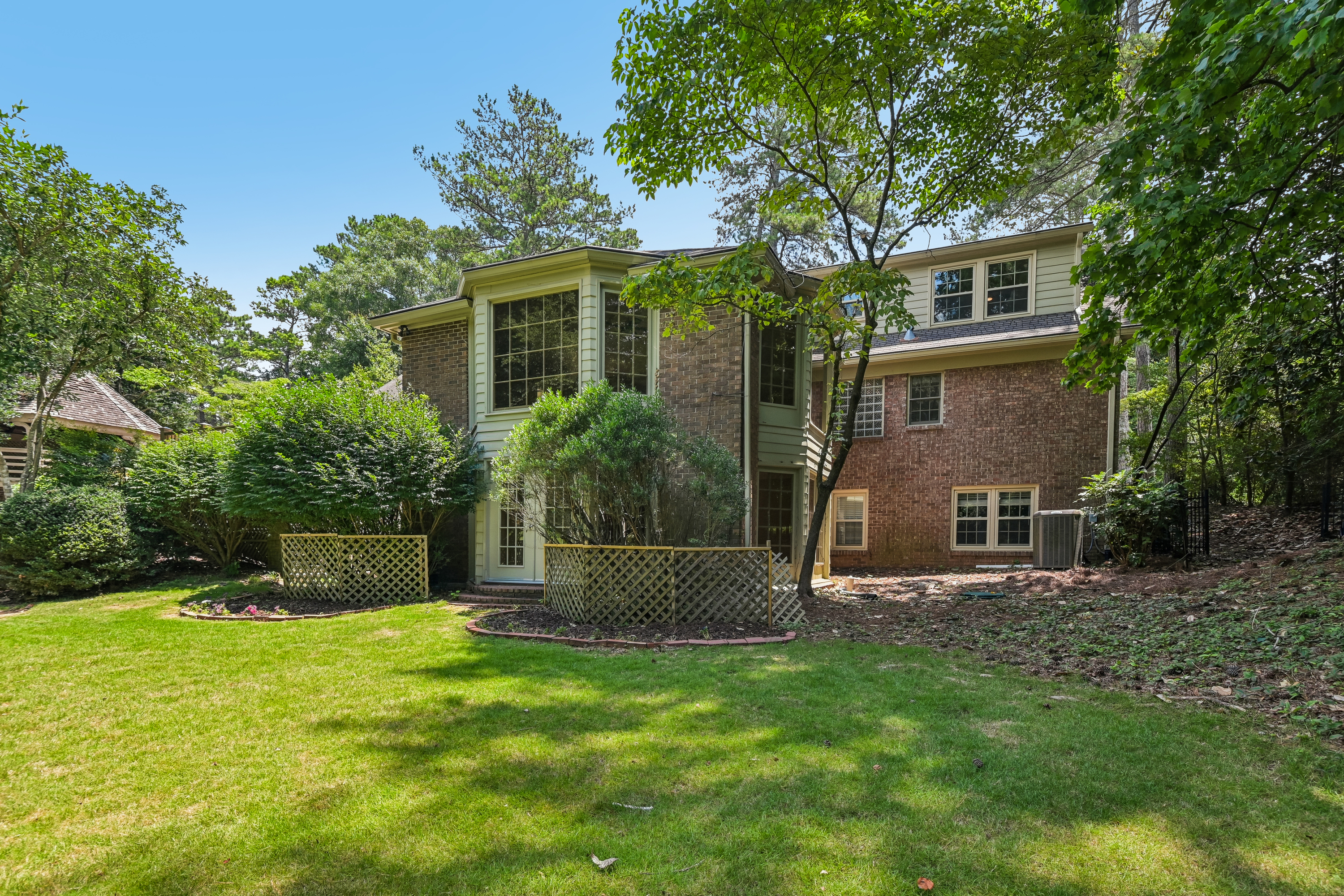 Photo 76 of 87 of 3135 Spalding Dr, Atlanta, GA
