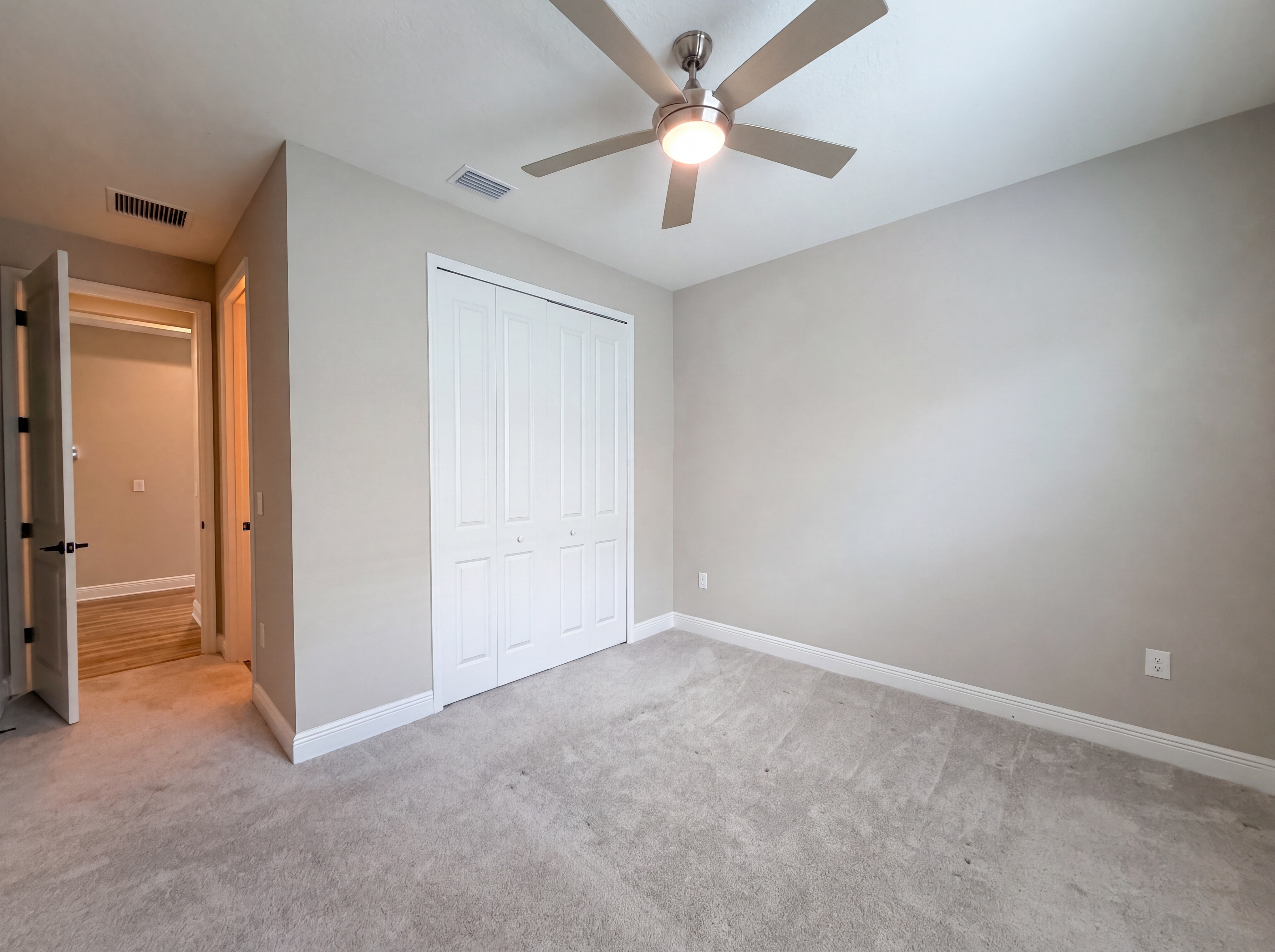 Photo 18 of 34 of 10710 Falling Leaf Ct, Parrish, FL