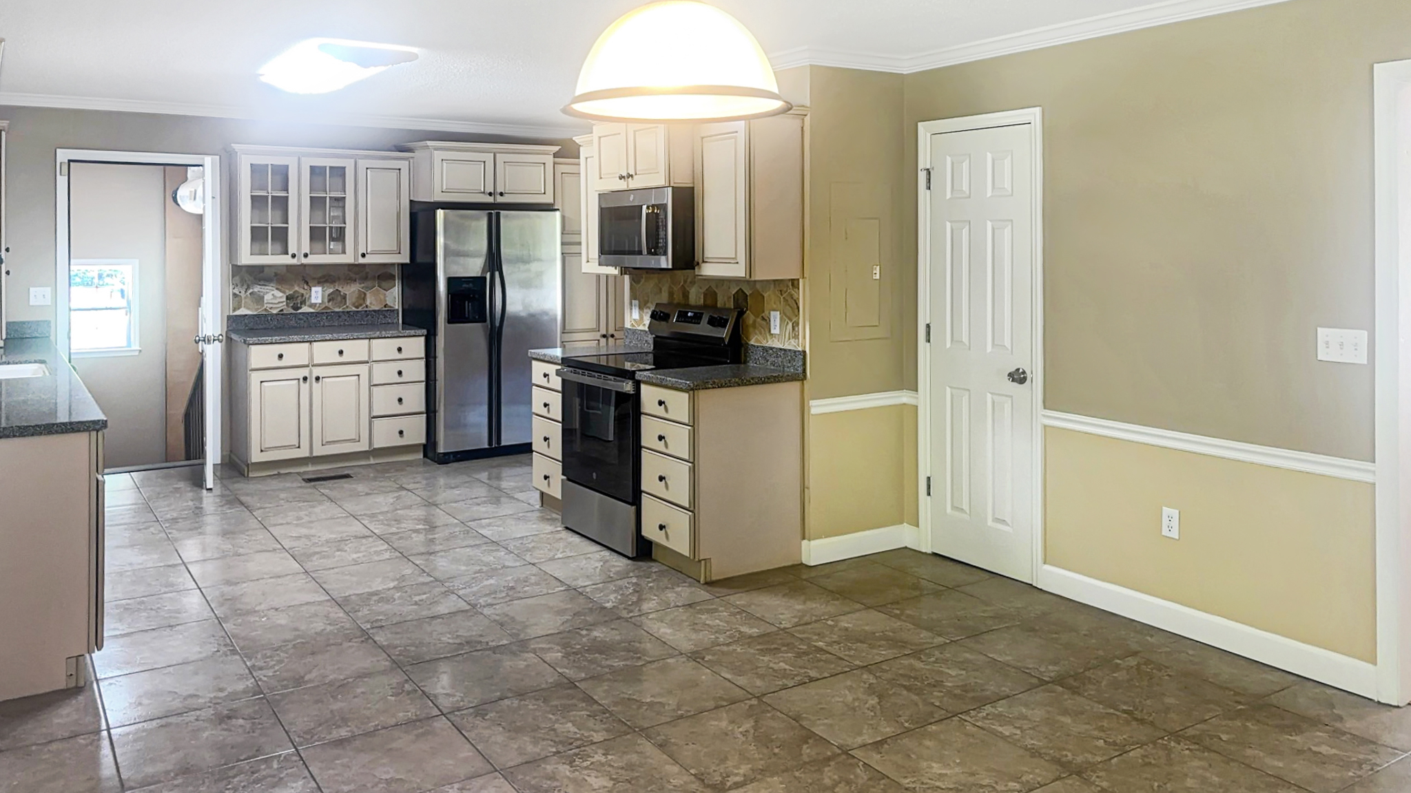 Photo 2 of 28 of 361 Kelly Bay Rd, Walterboro, SC