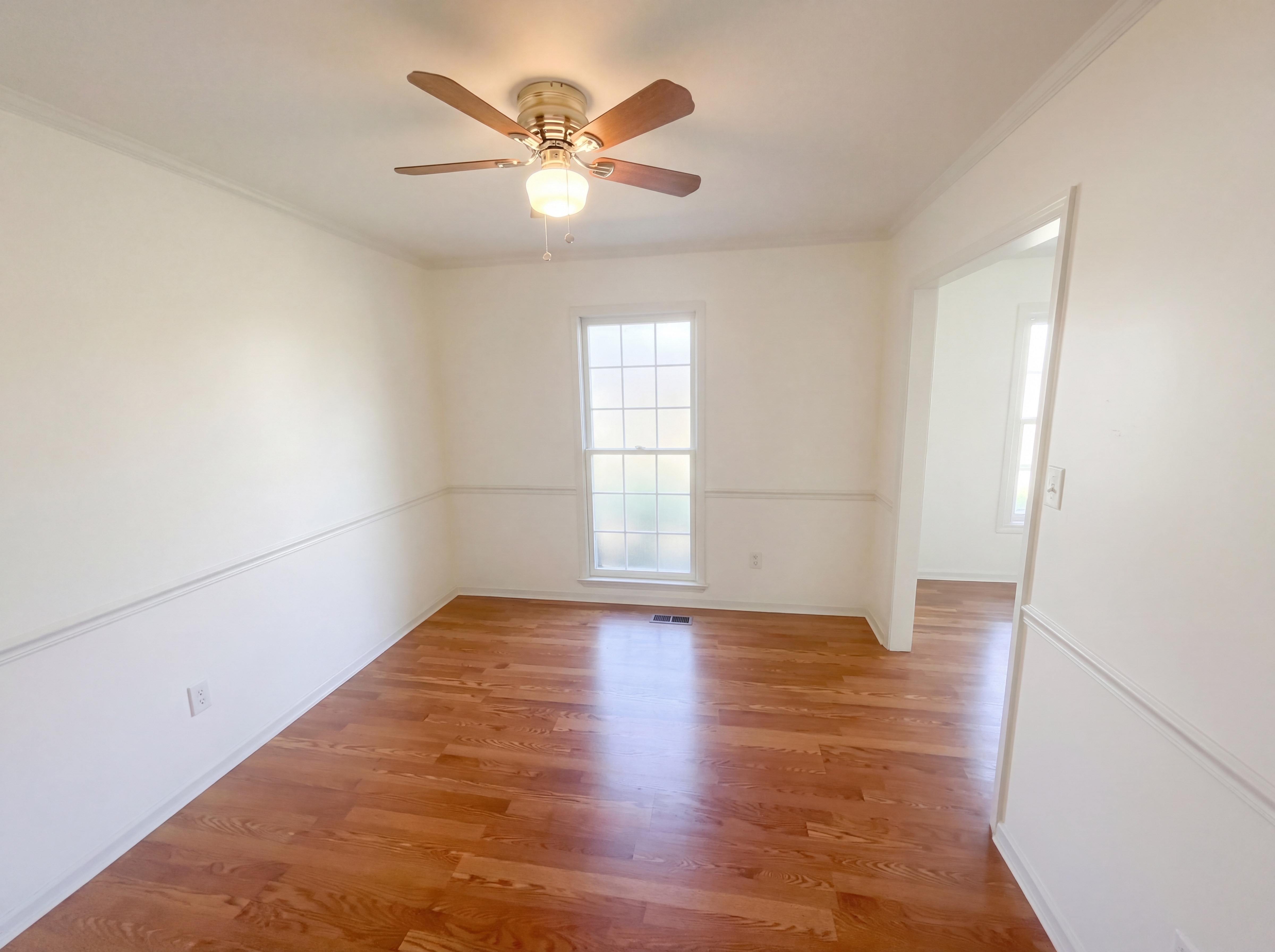 Photo 6 of 24 of 707 Willowmoore Ave, Thomasville, NC