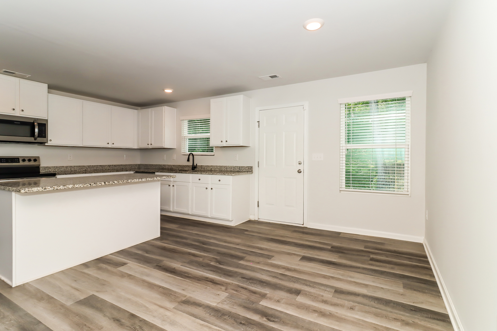 Photo 2 of 22 of 309 Muskogee Dr, Dallas, GA
