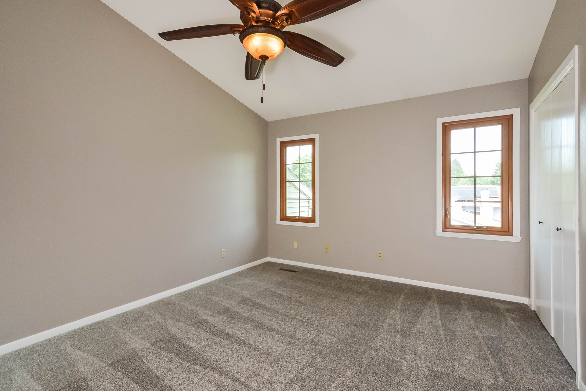 Photo 65 of 79 of 1503 Featherstone Rd, Rockford, IL