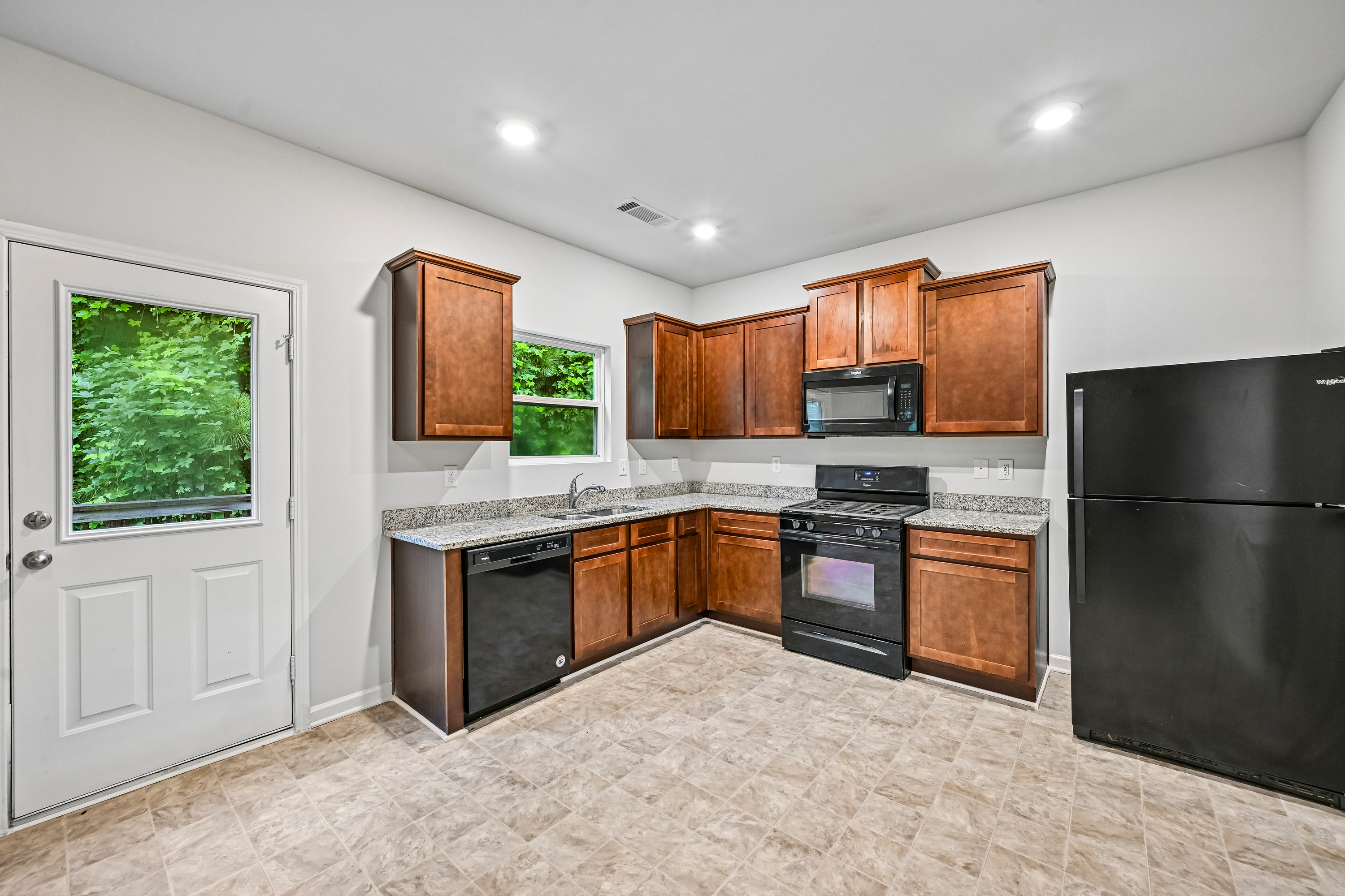 Photo 2 of 34 of 203 Scotland Dr, Dallas, GA