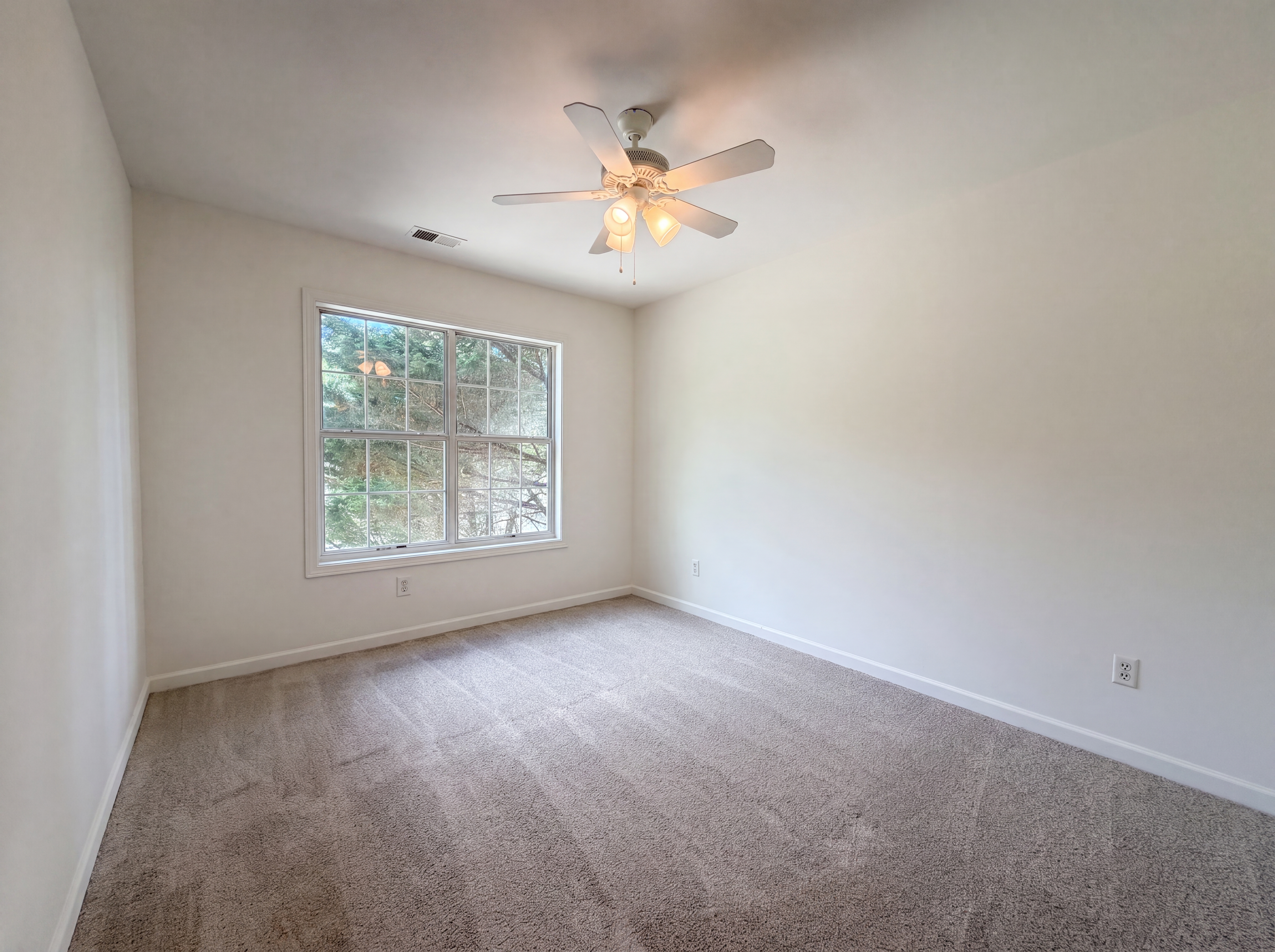 Photo 13 of 22 of 3912 McGuire Way NW, Kennesaw, GA