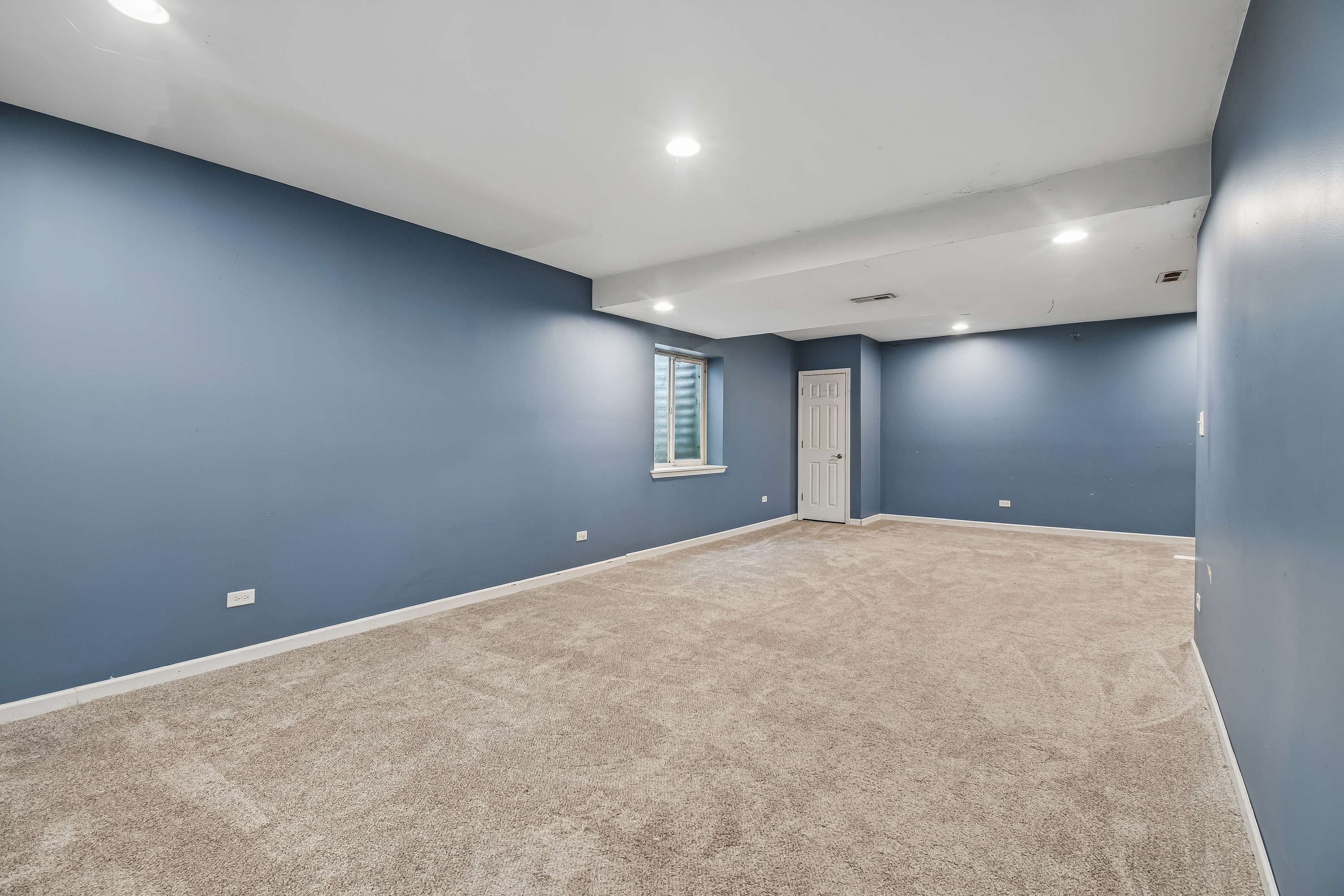 Photo 34 of 69 of 1409 Baltz Dr, Joliet, IL
