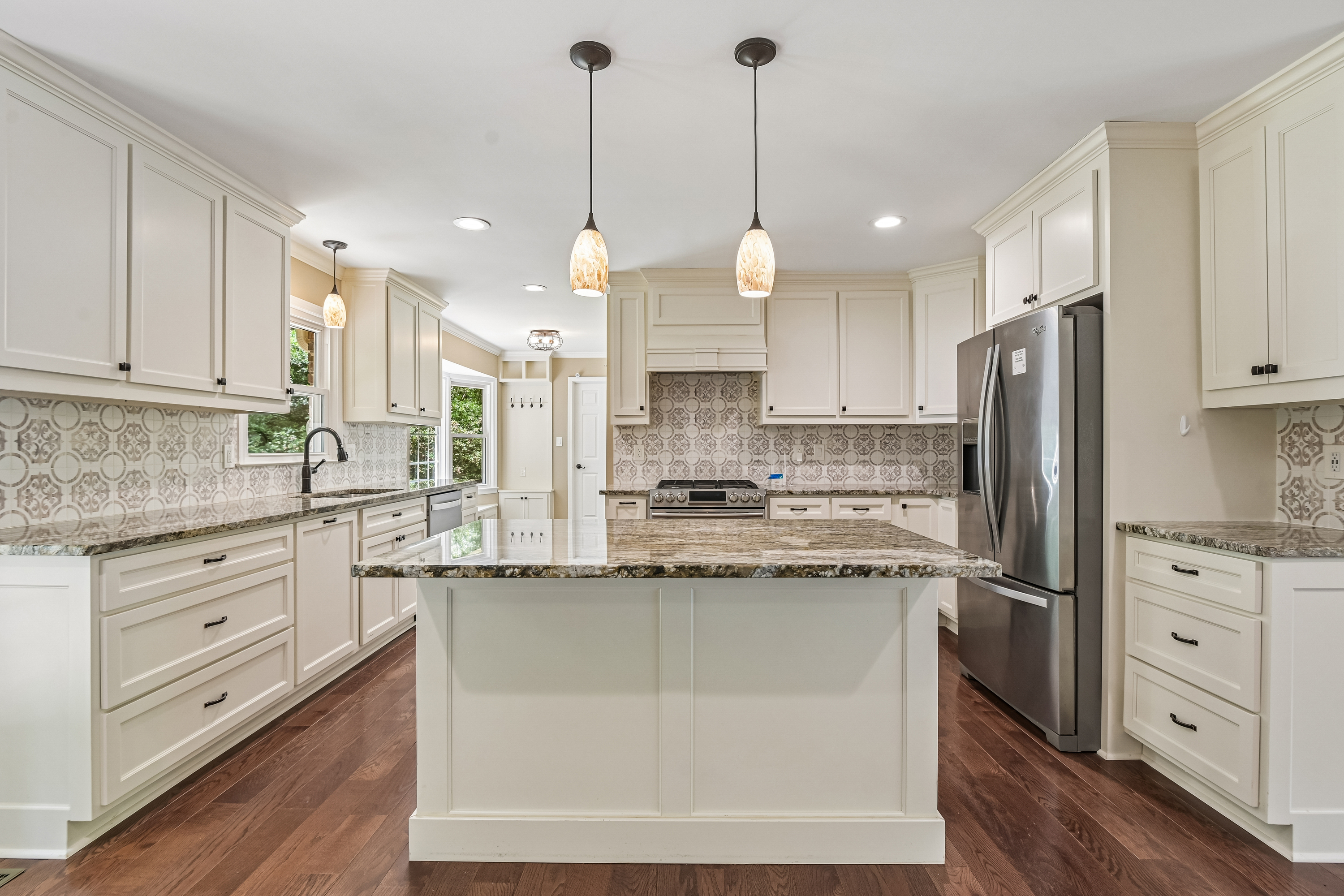 Photo 2 of 47 of 3431 Hickory View Dr NW, Marietta, GA