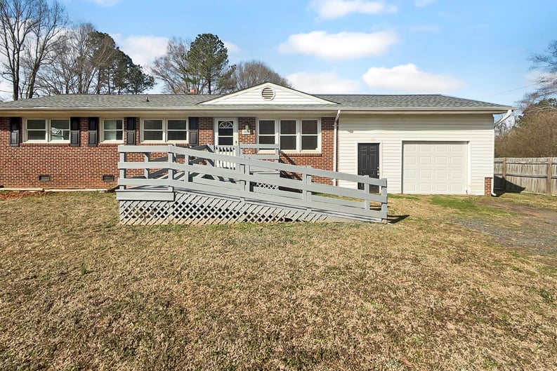 Property photo 1 of 5503 Antioch Rd
