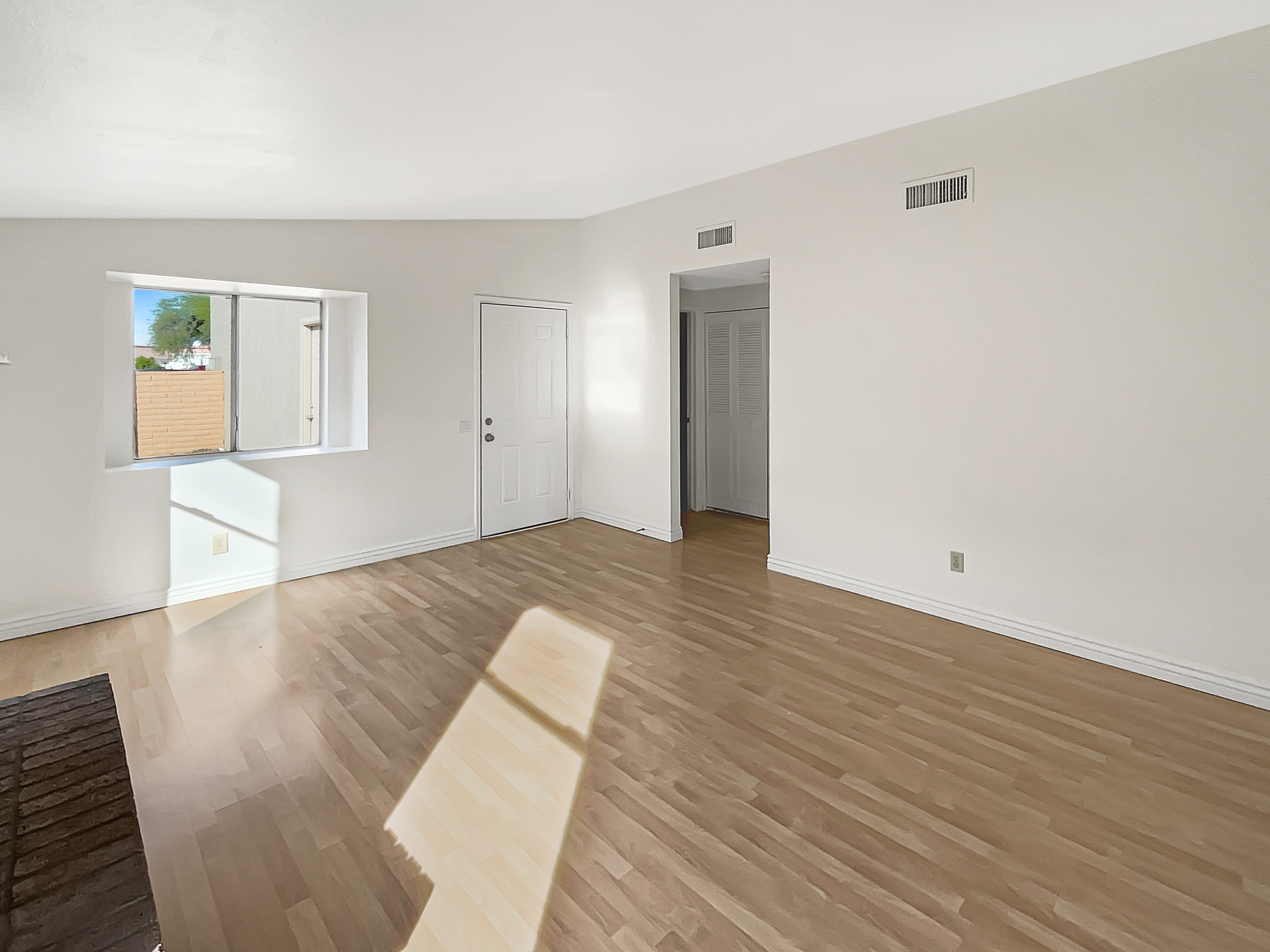 Photo 9 of 19 of 2015 N Villas Ln, Chandler, AZ