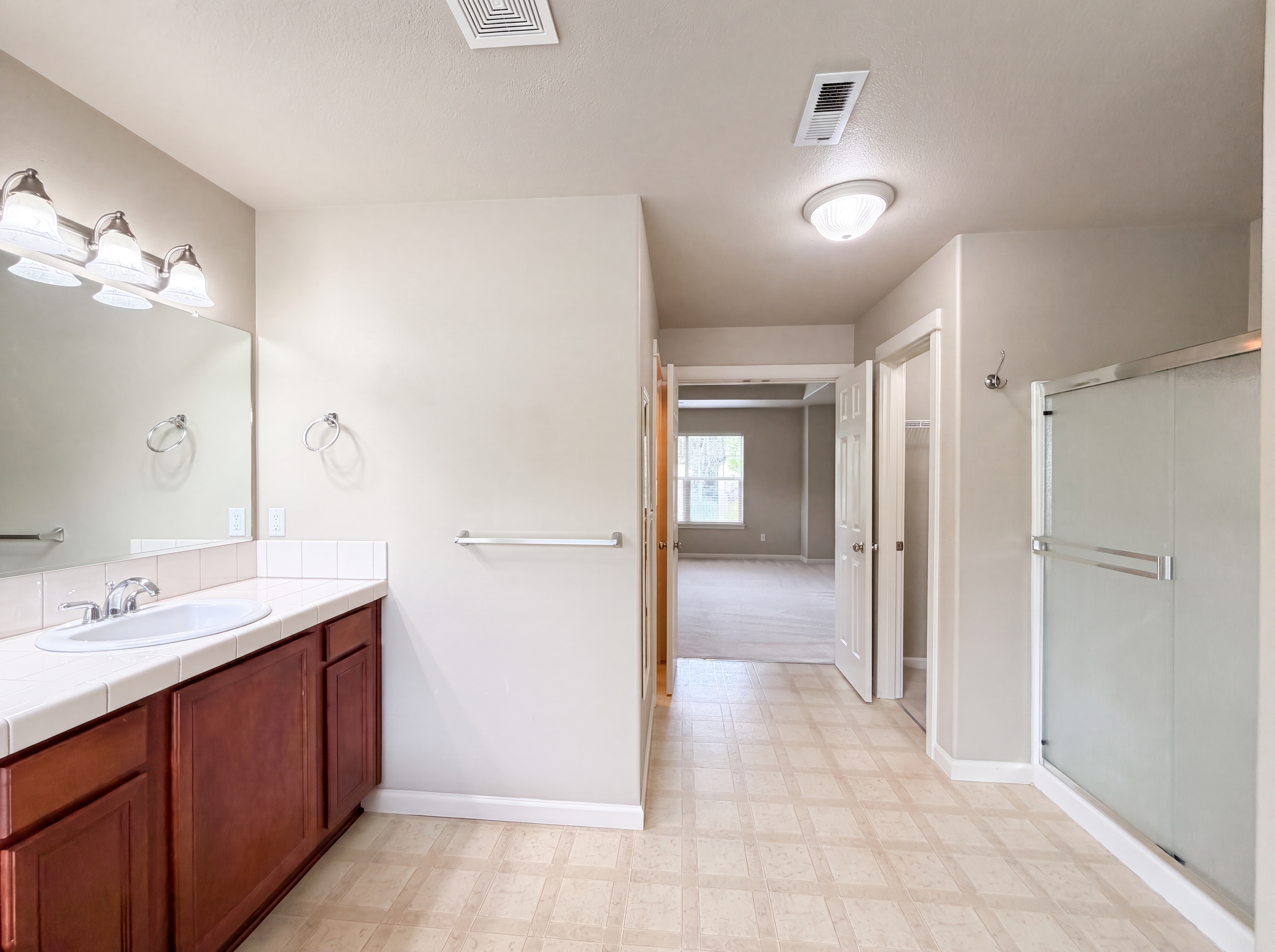 Photo 20 of 23 of 1724 SW Willowview Ter, Beaverton, OR