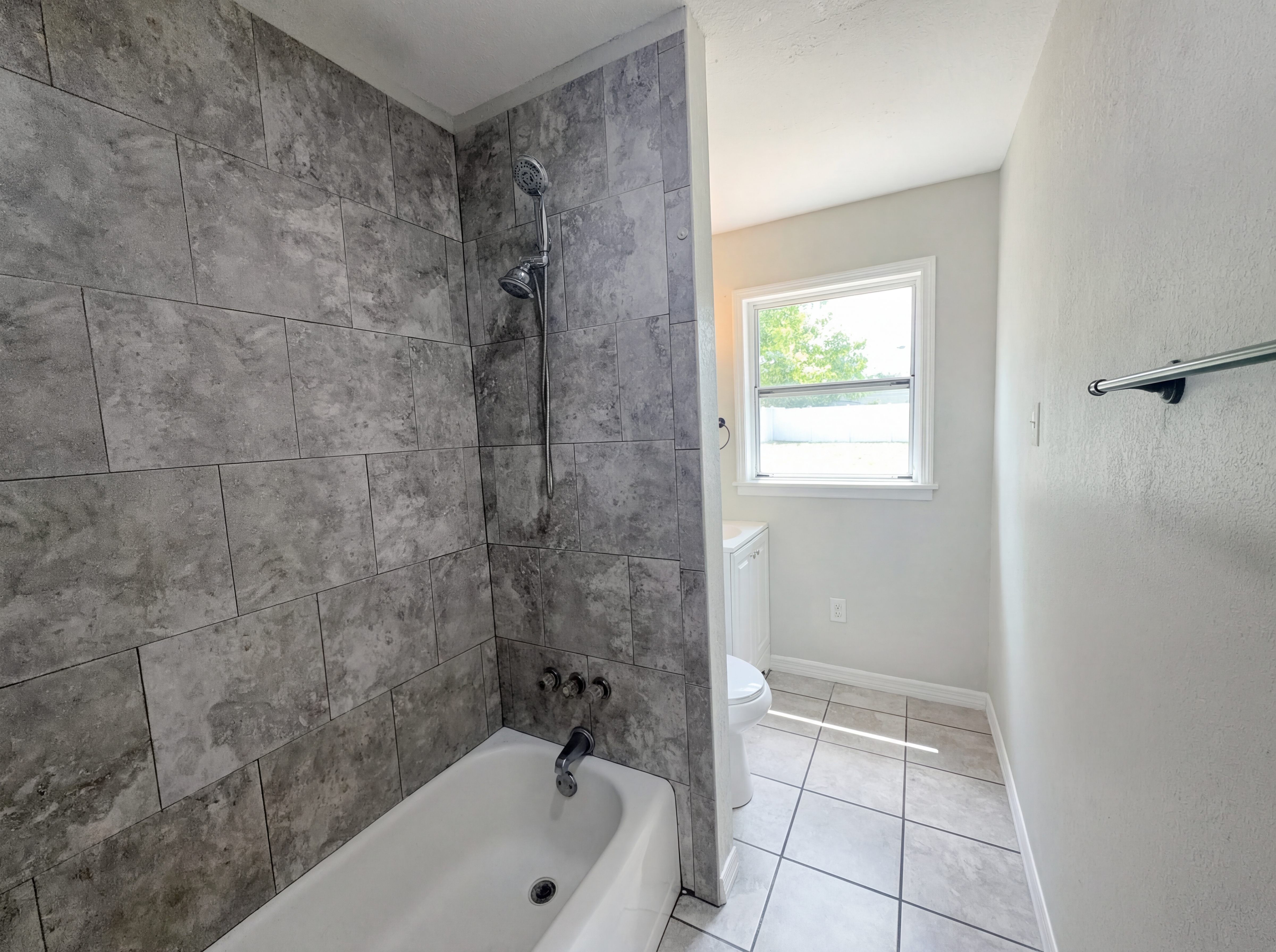 Photo 7 of 17 of 324 Bassedena Cir S, Lakeland, FL
