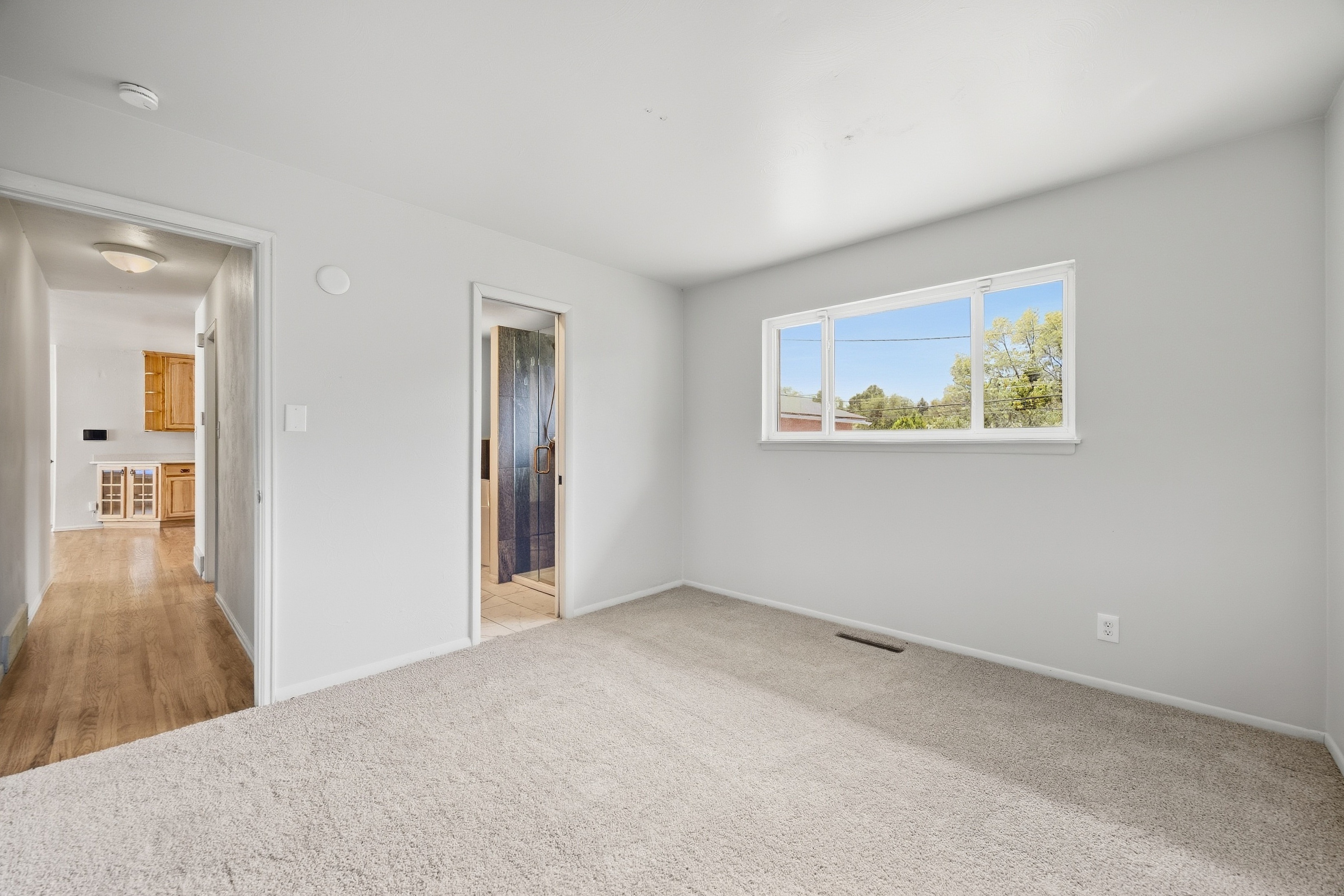 Photo 4 of 20 of 2826 Jon St, Colorado Springs, CO