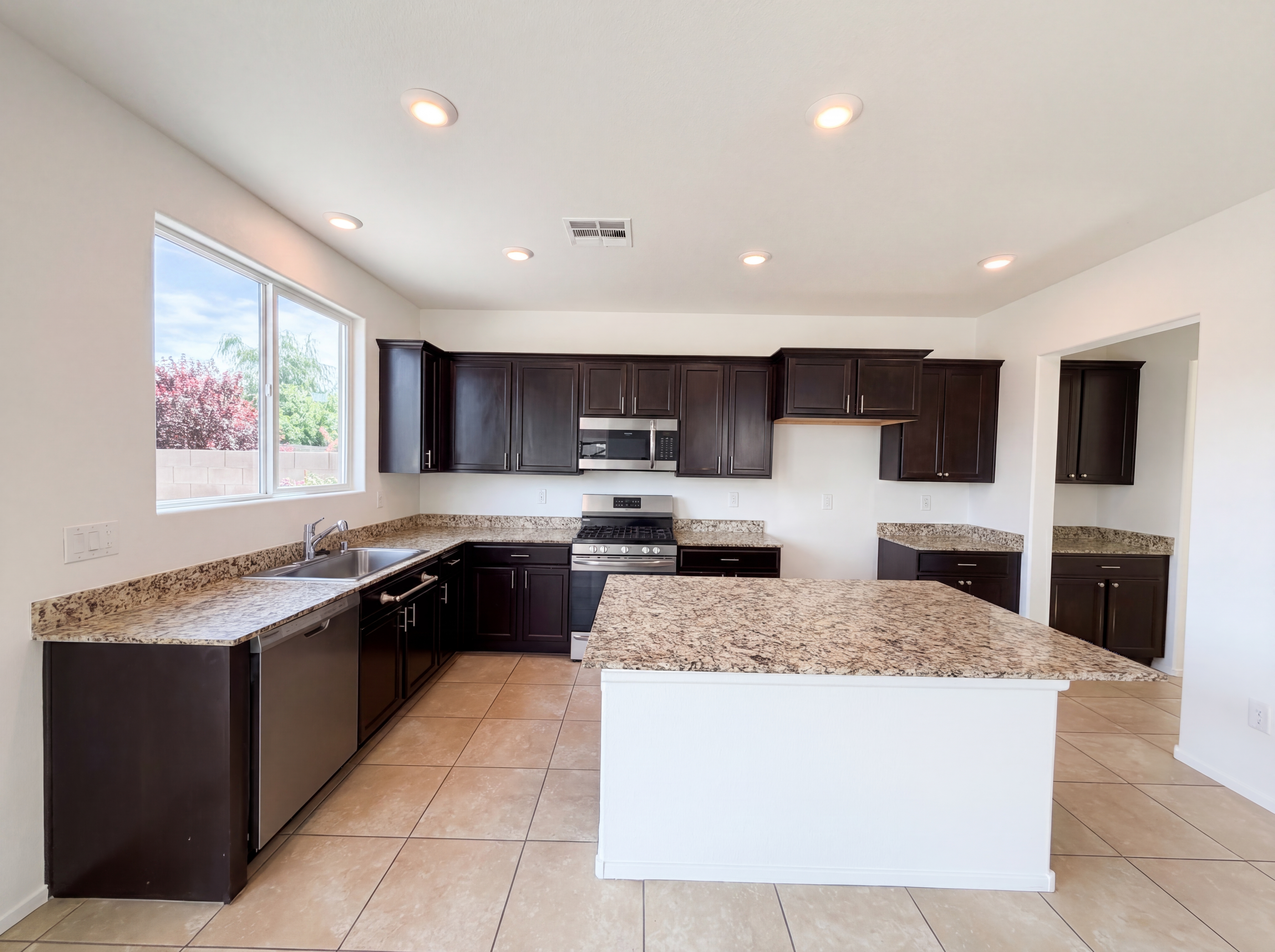 Photo 13 of 52 of 4036 White Opal St, Las Vegas, NV