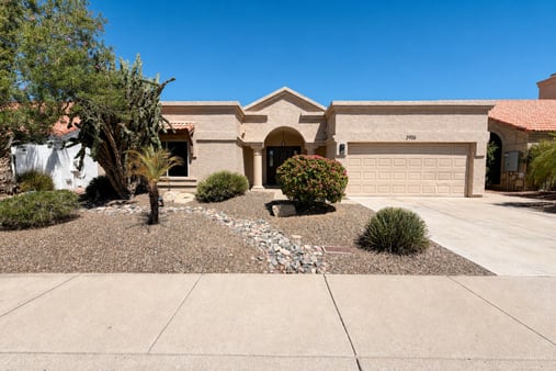 Photo 1 of 34 of 3906 E Amberwood Dr, Phoenix, AZ