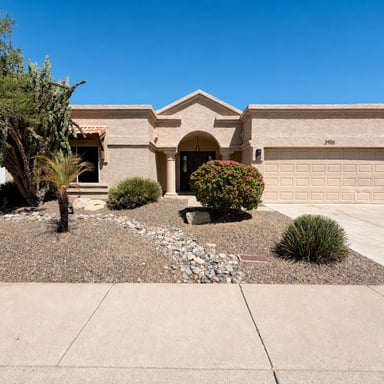 Property photo 1 of 3906 E Amberwood Dr