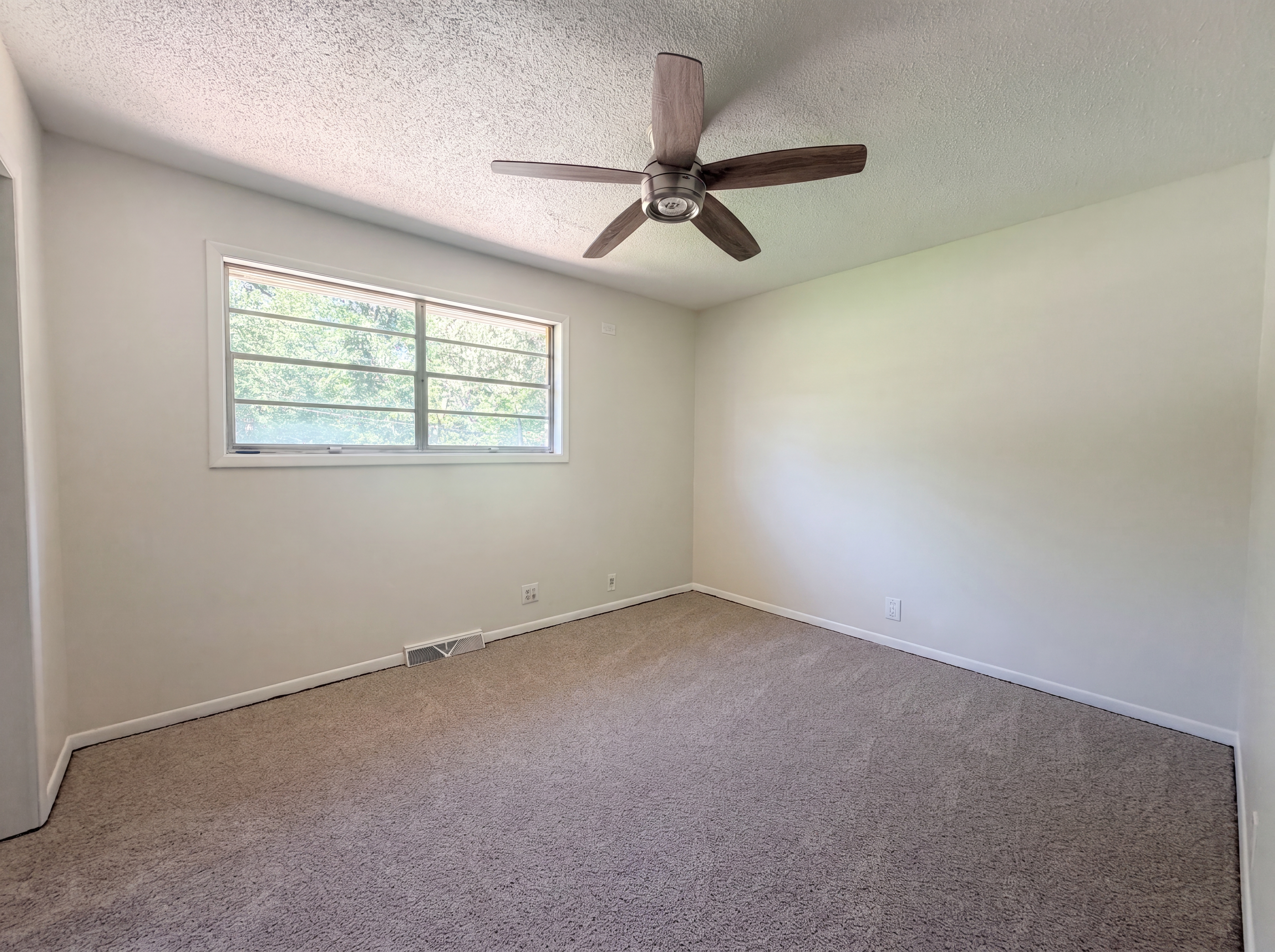 Photo 4 of 27 of 3115 33rd St SW, Birmingham, AL