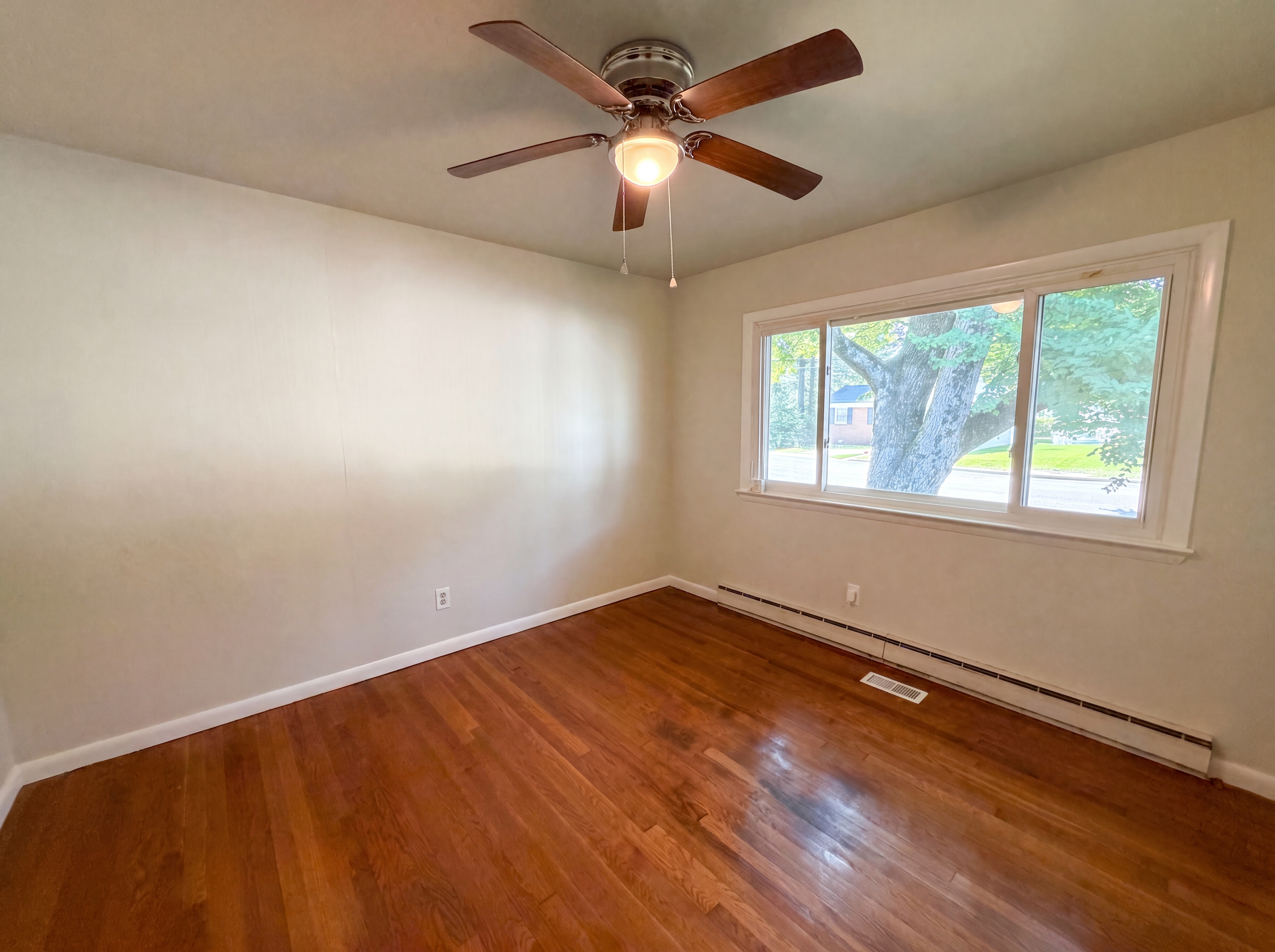 Photo 14 of 17 of 2807 Clingman St, Hopewell, VA