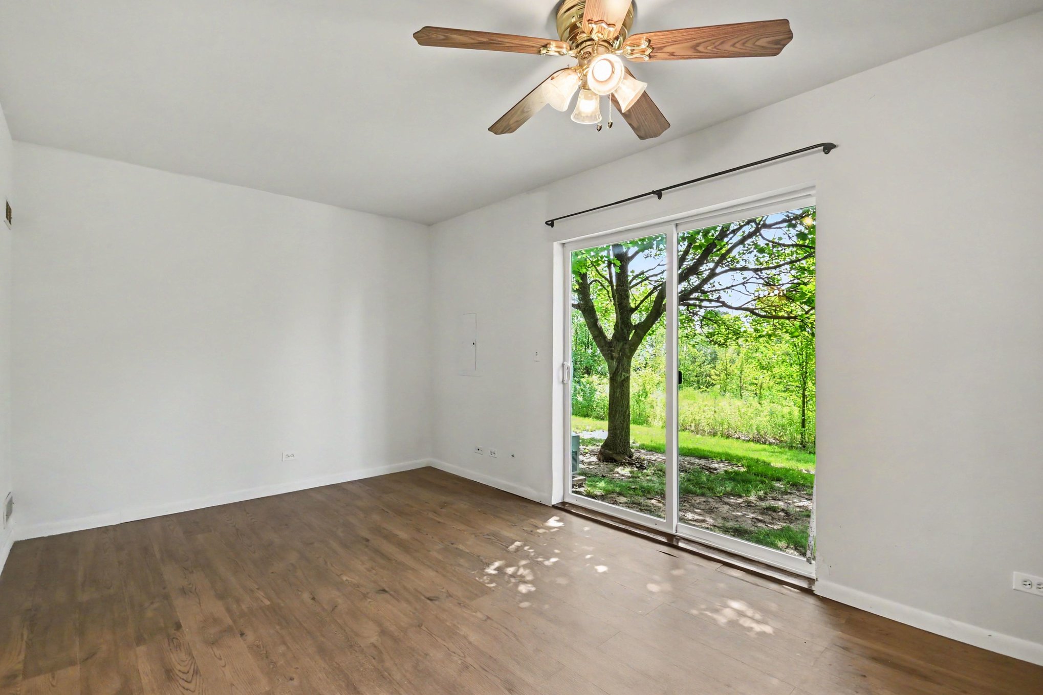 Photo 9 of 17 of 2734 Preston Ct, Aurora, IL