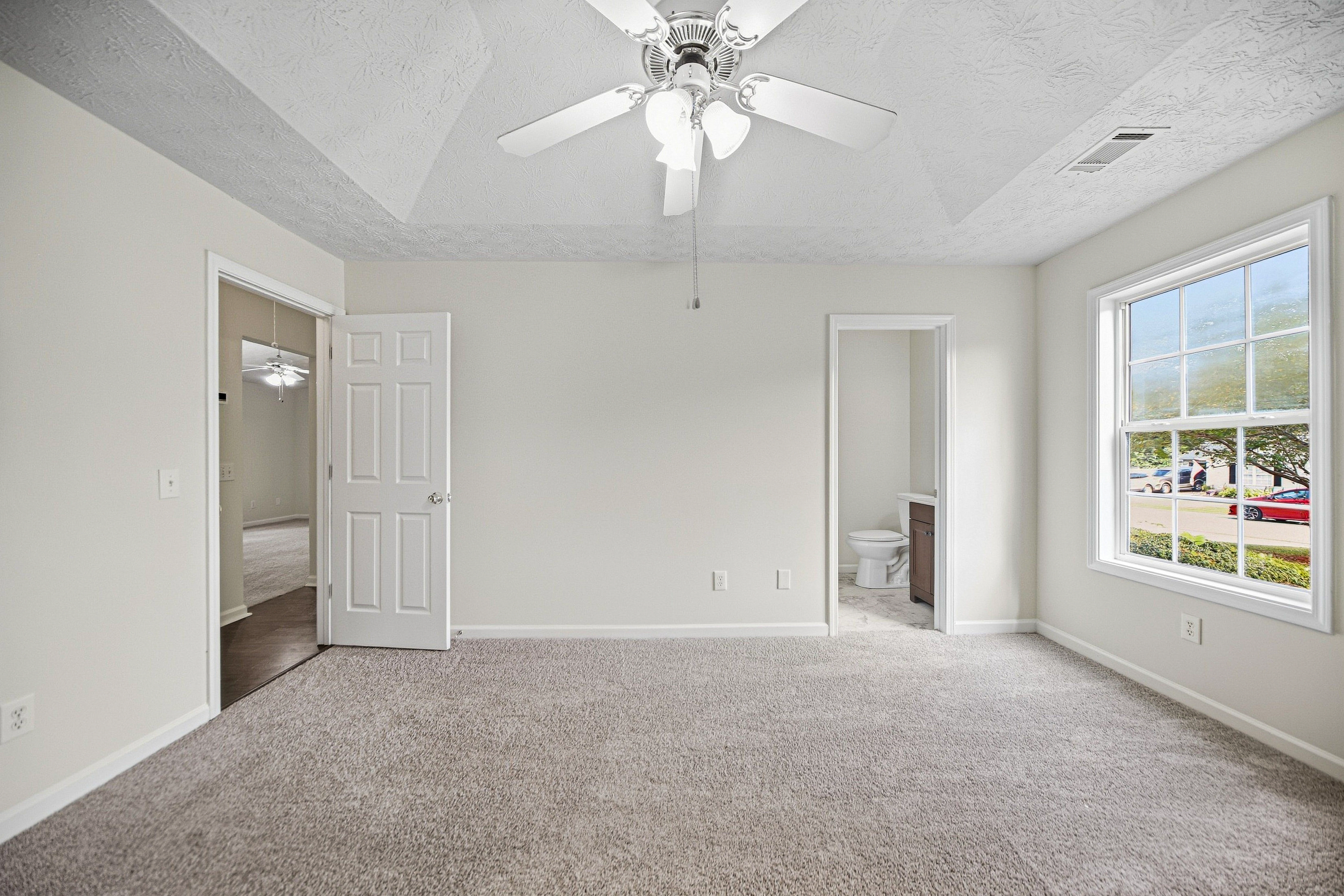 Photo 10 of 31 of 330 Dreamland Ct, Winder, GA