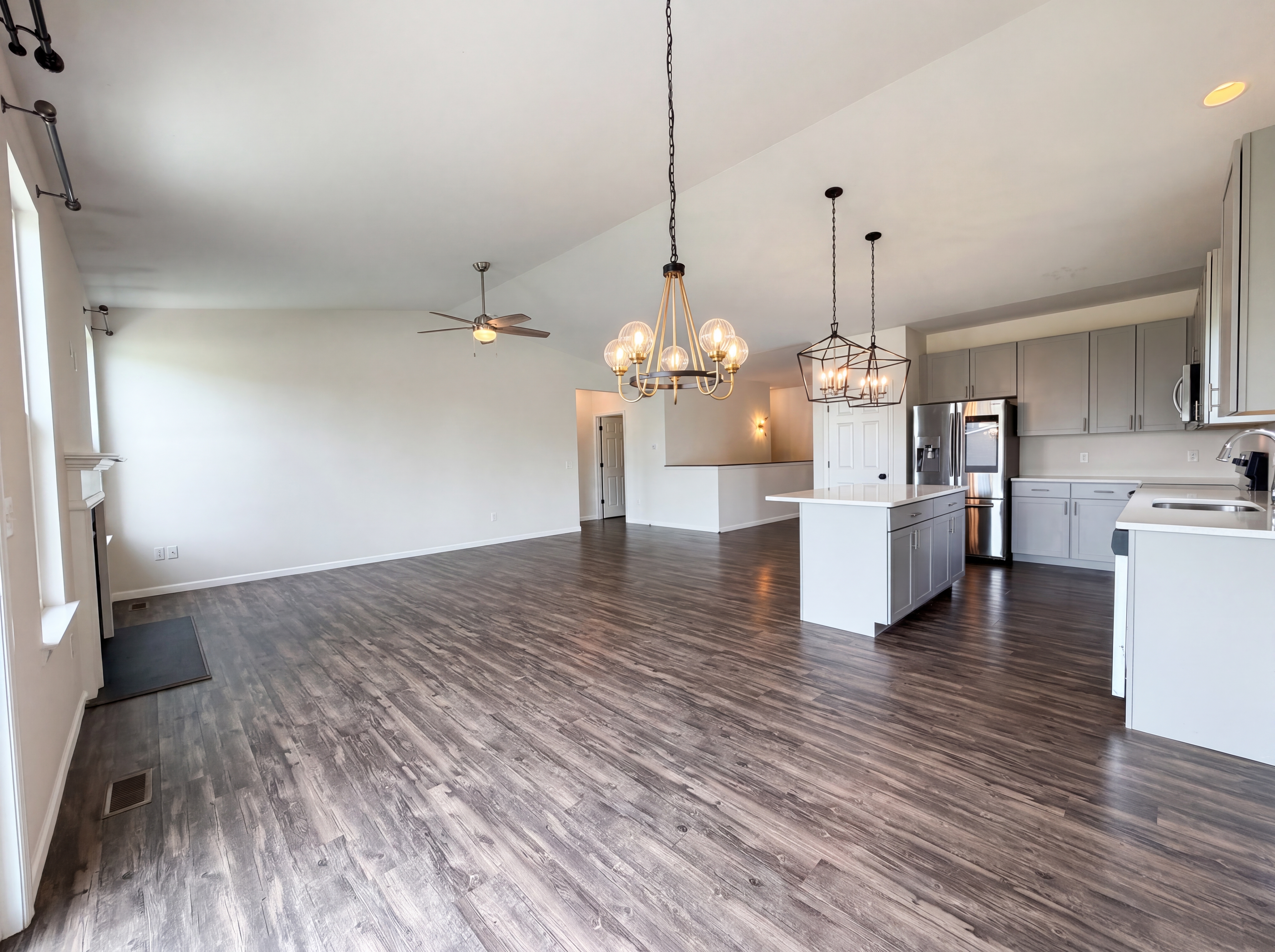 Photo 9 of 22 of 1034 Sweet River Dr, Saint Paul, MO