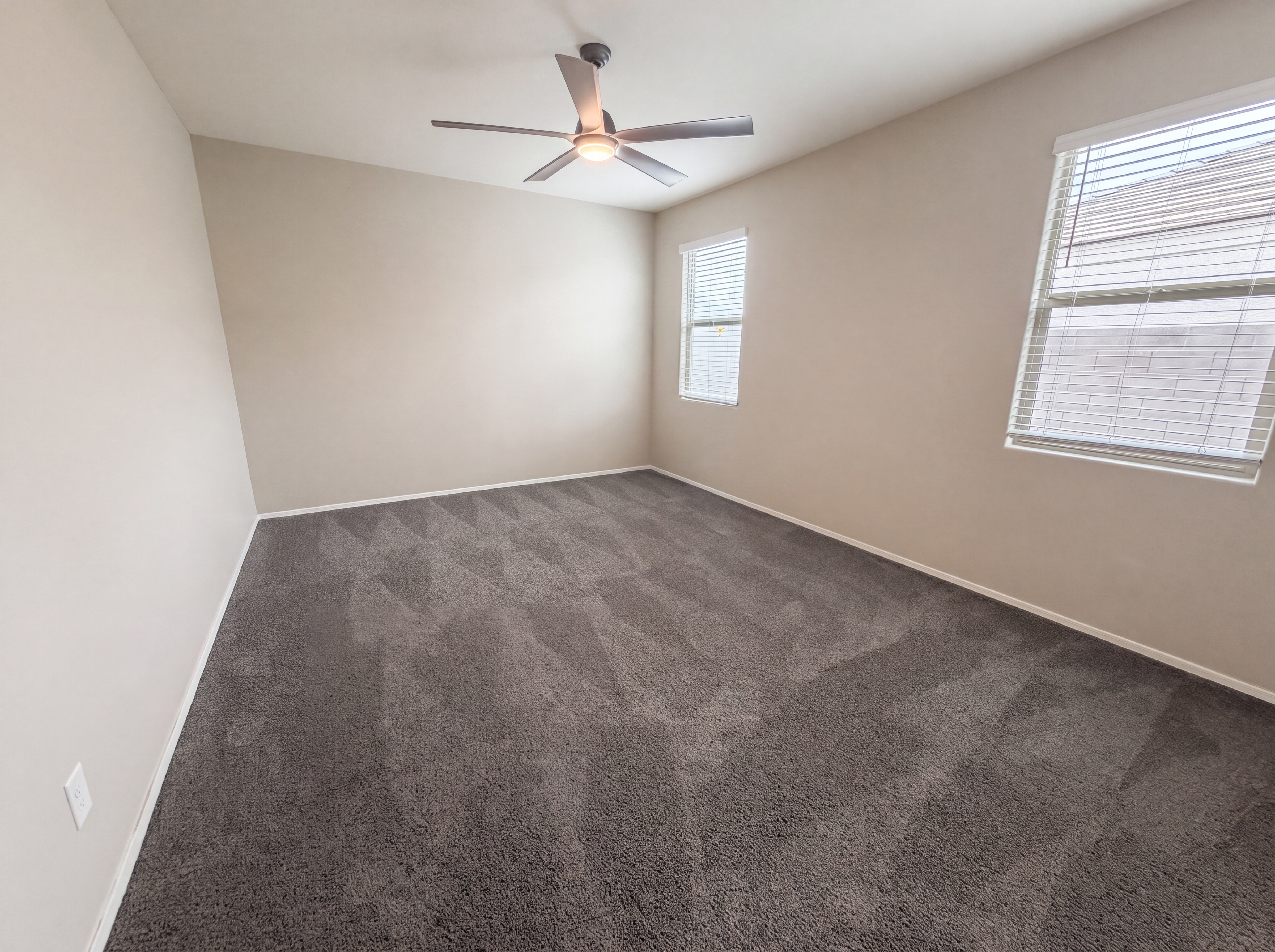 Photo 4 of 36 of 30970 W Amelia Ave, Buckeye, AZ