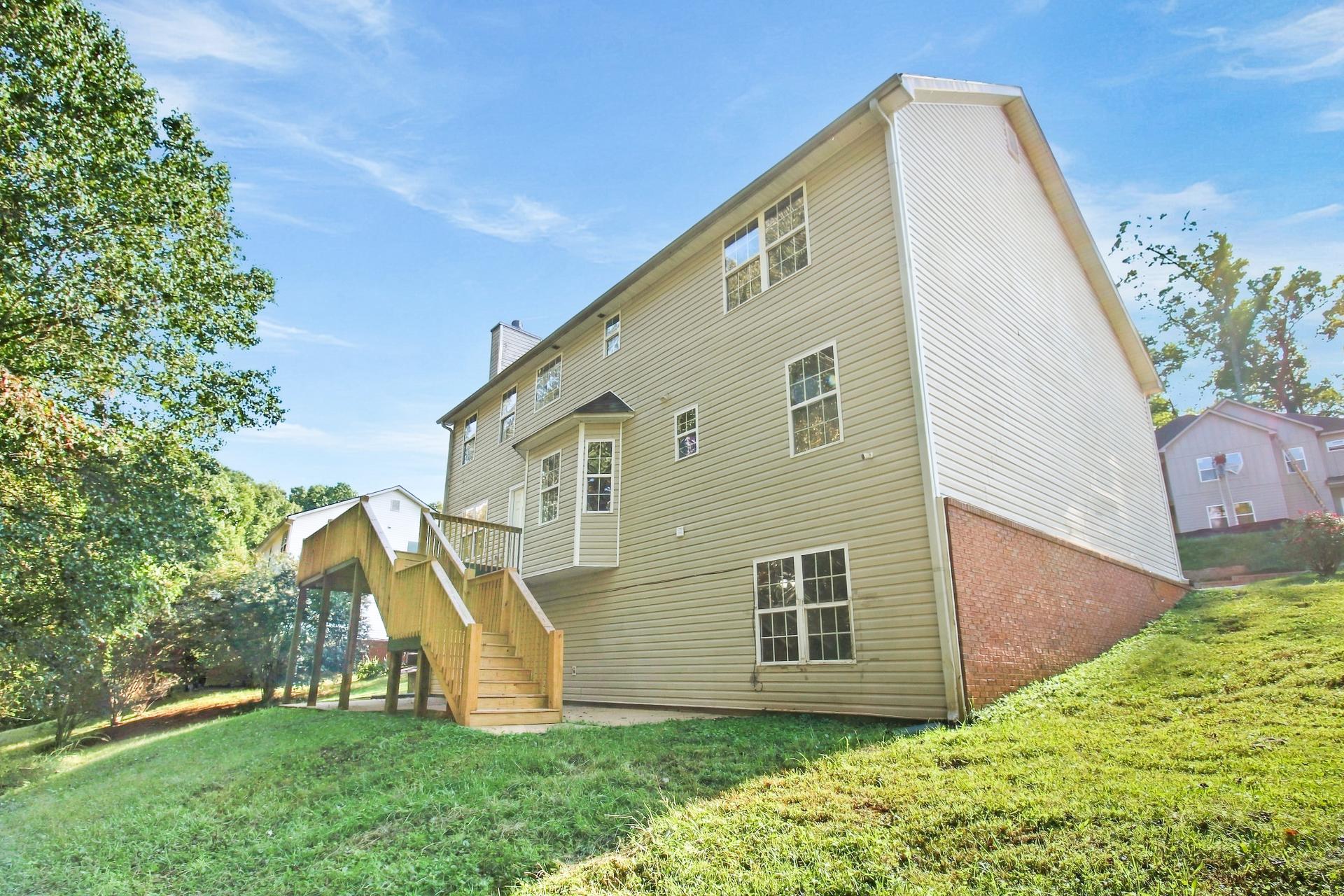 Photo 5 of 22 of 130 Stephanie Ln, Covington, GA