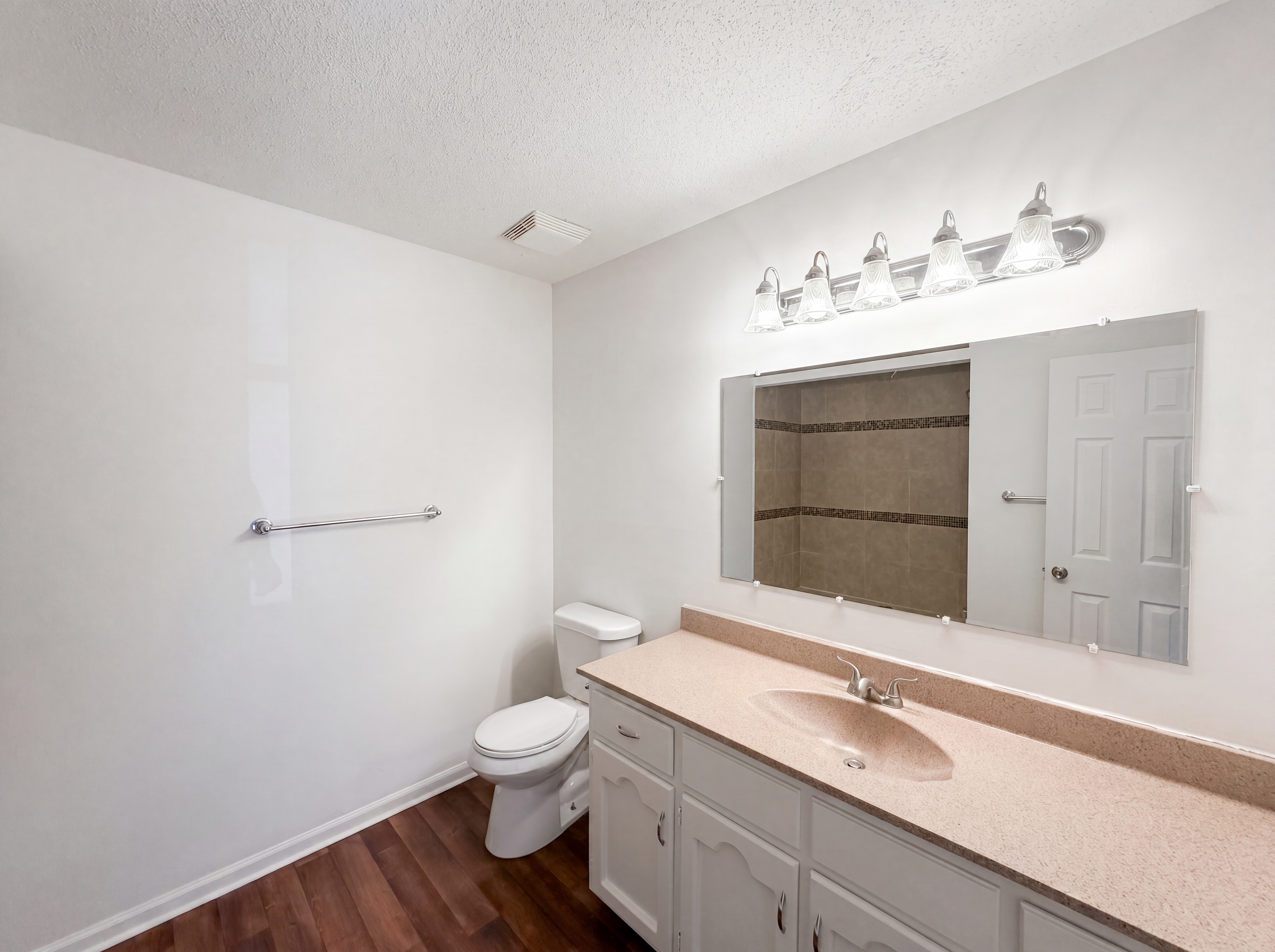 Photo 8 of 22 of 205 NE 1st Street Ter, Blue Springs, MO