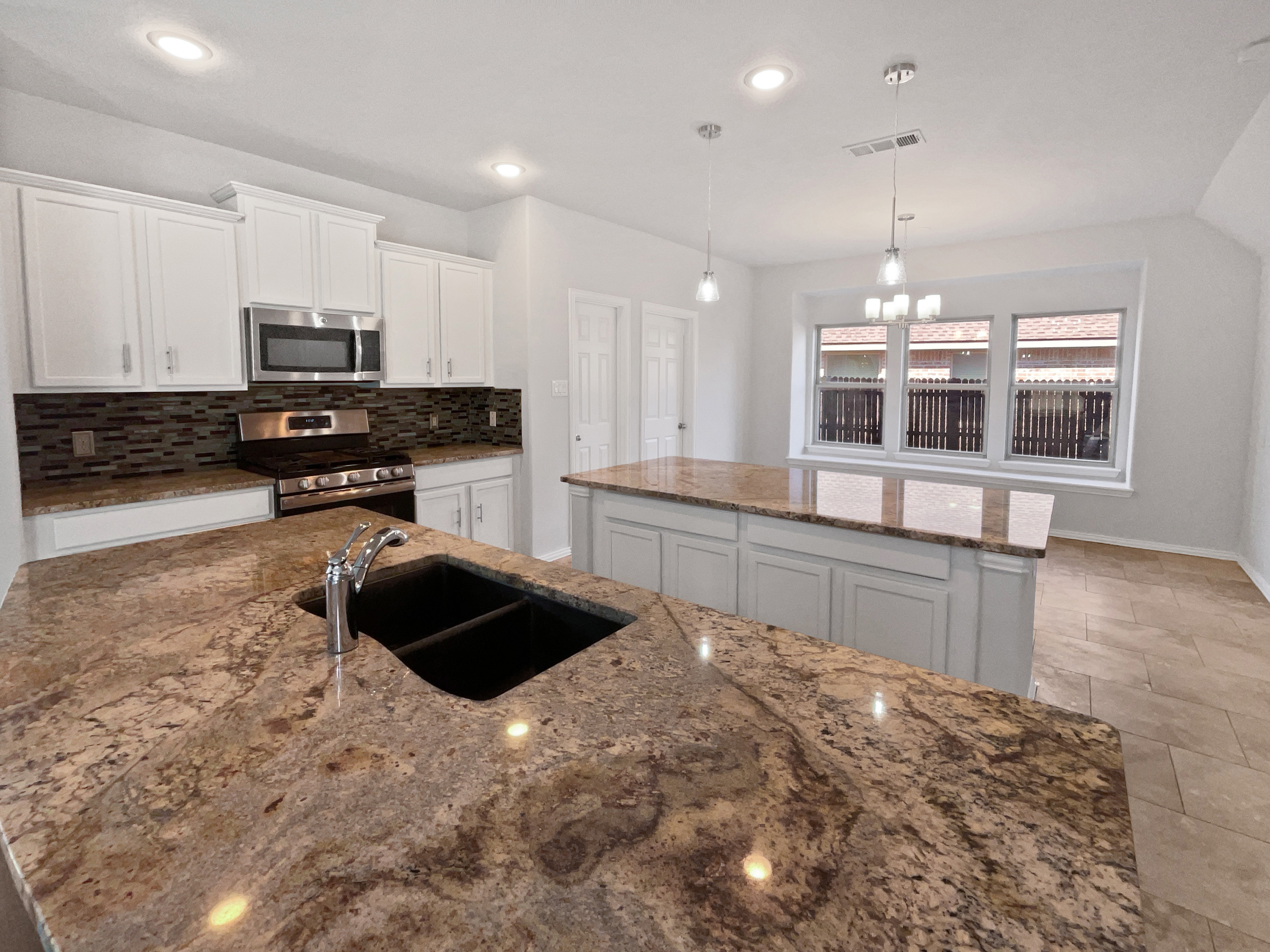 Photo 14 of 36 of 4829 Bluecap Ct, Mesquite, TX