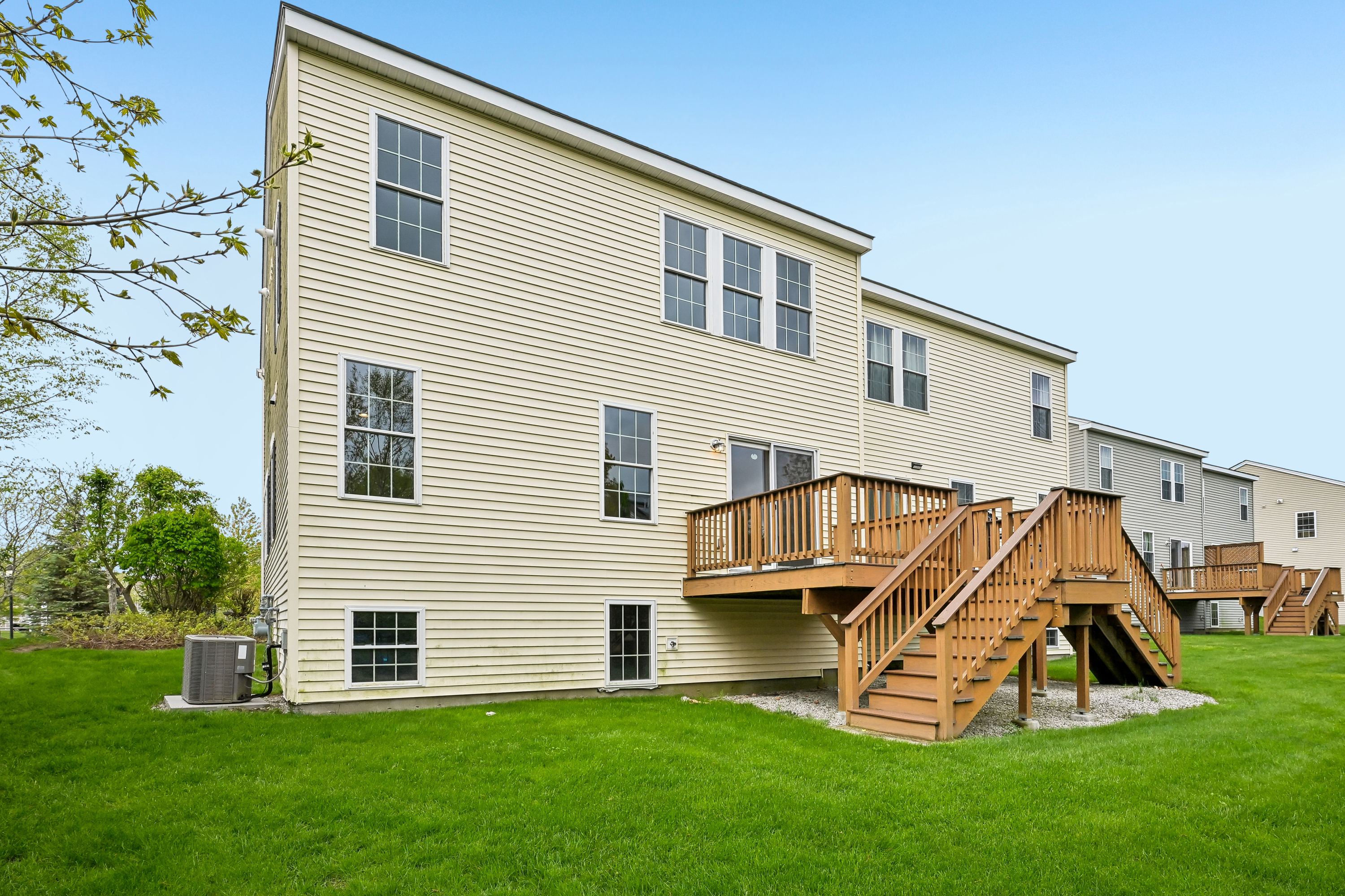 Photo 7 of 38 of 19 Crispwater Way, Hopkinton, MA