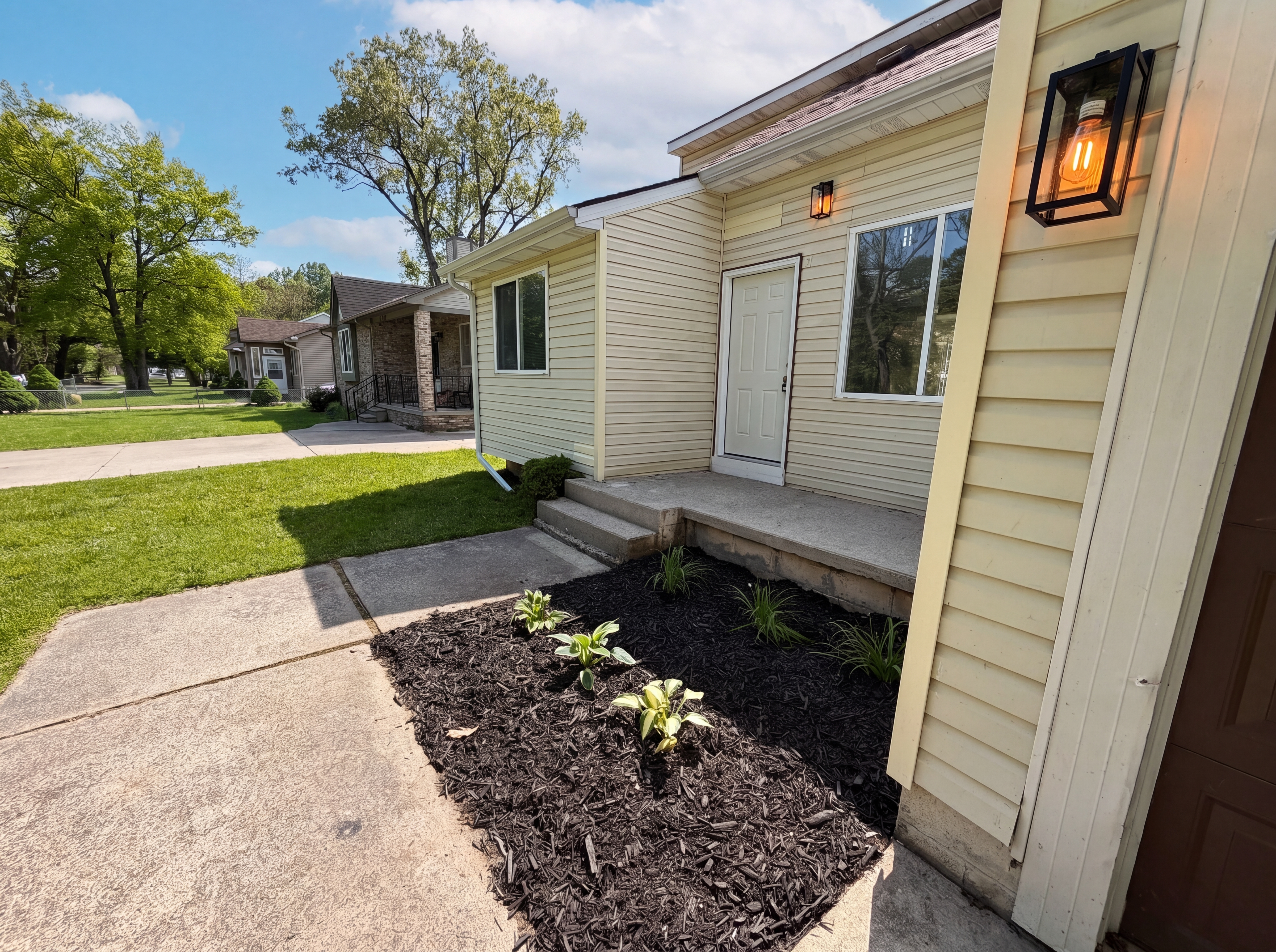 Photo 25 of 28 of 21425 Averhill St, Farmington Hills, MI