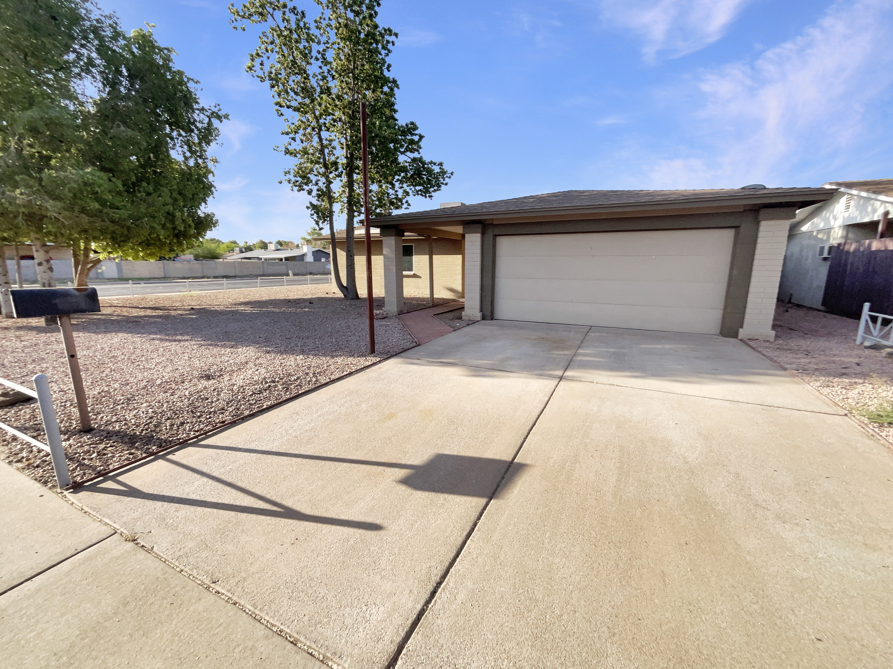 Photo 9 of 26 of 1105 W Anderson Dr, Phoenix, AZ