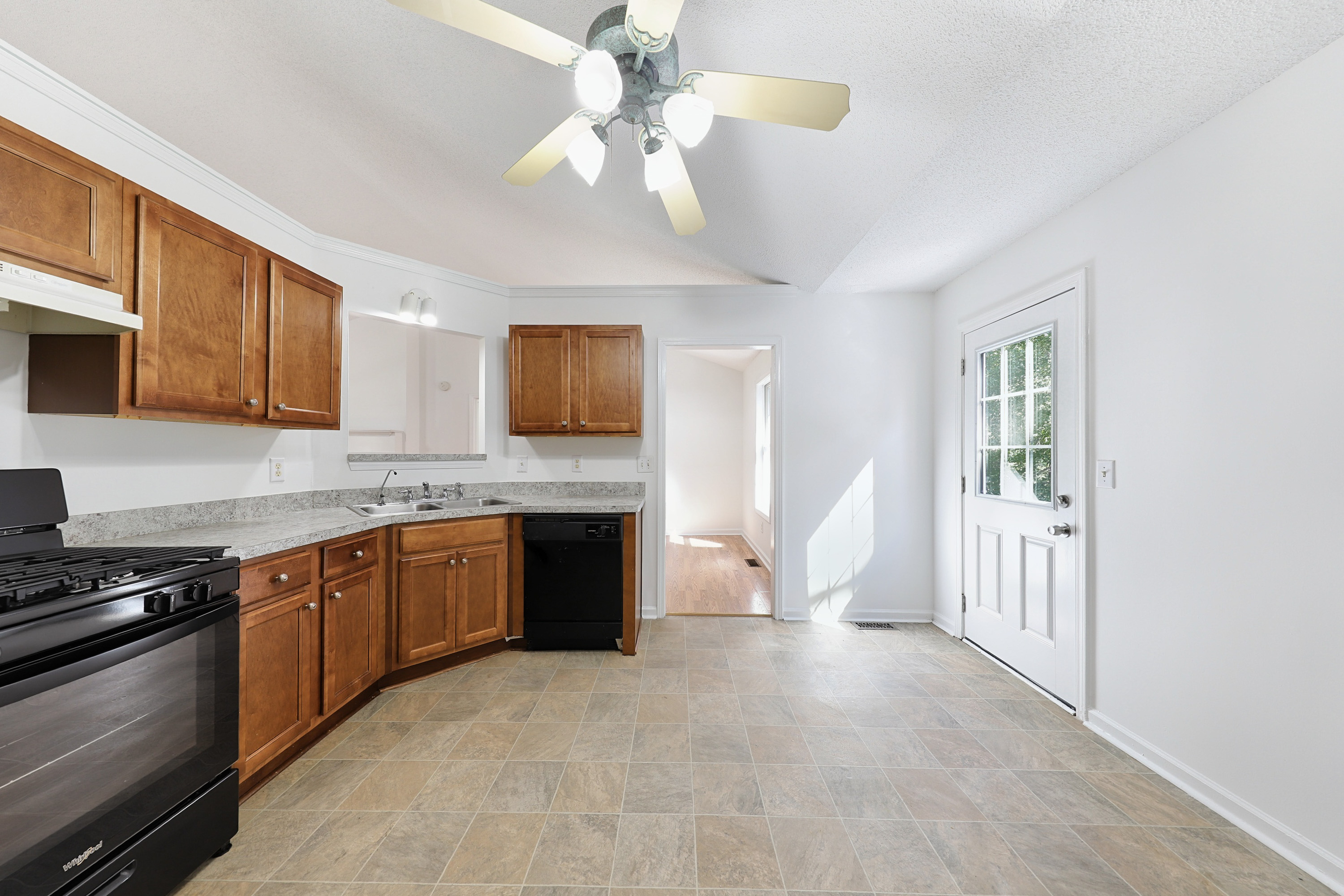 Photo 8 of 24 of 4942 Alpine Ct, Winston, GA