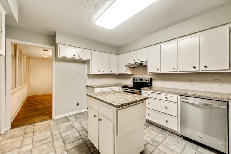 Photo 13 of 30 - 903 Portofino Dr, Arlington, TX 76012