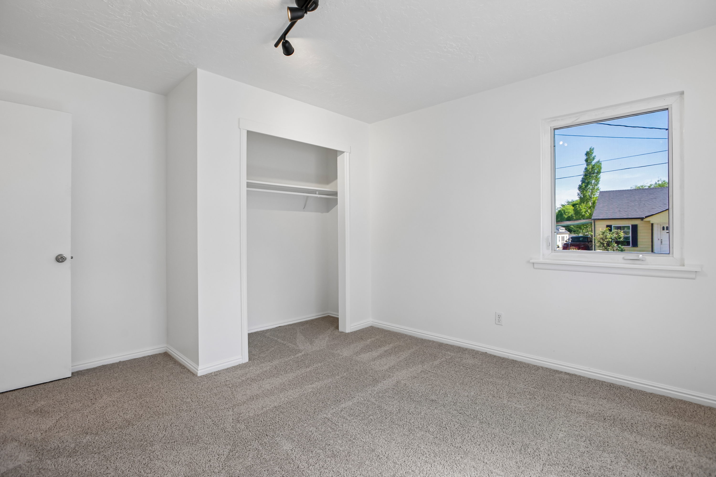 Photo 18 of 35 of 13235 S 2120 W, Riverton, UT