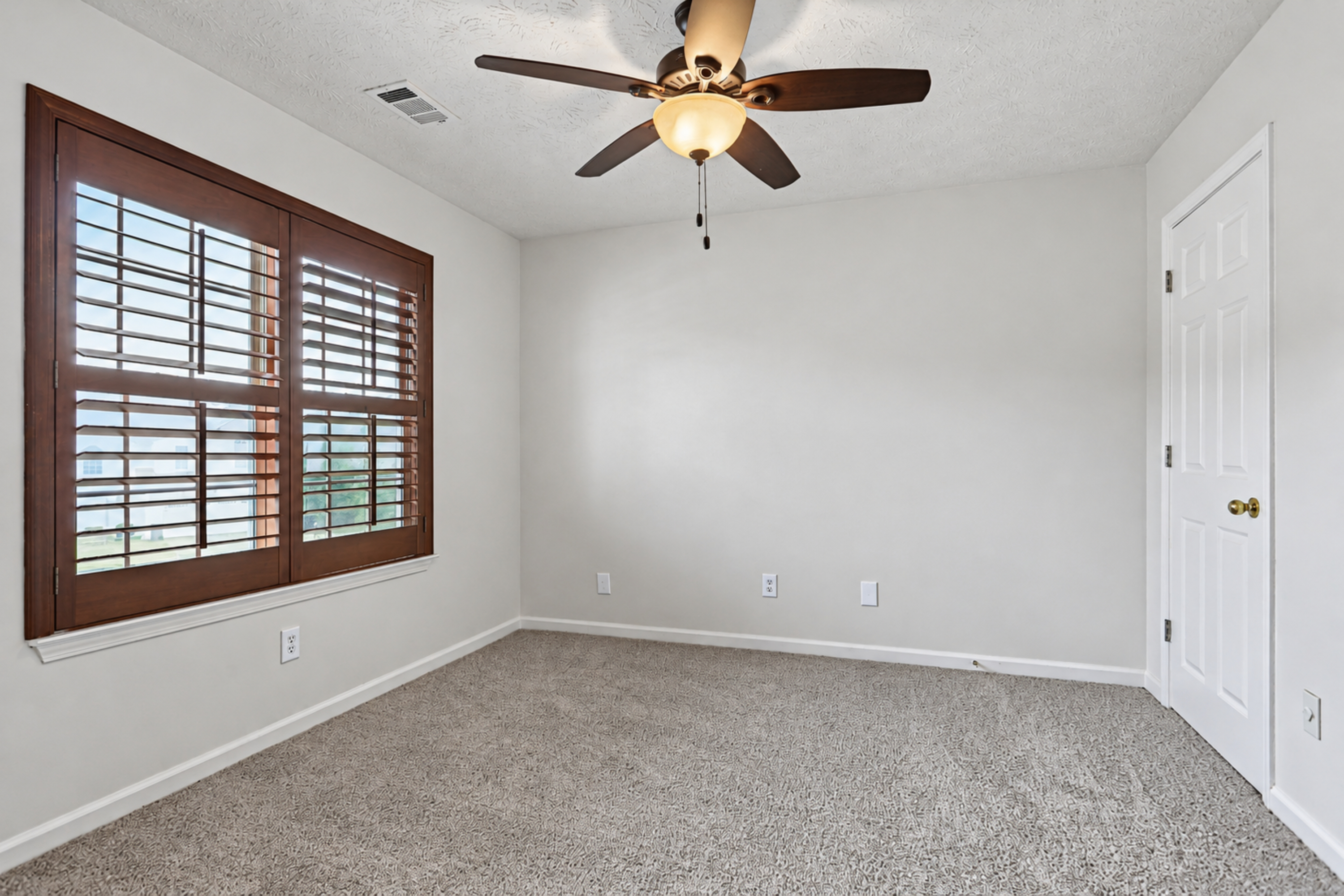 Photo 27 of 41 of 5713 Mill View Way, Lithonia, GA