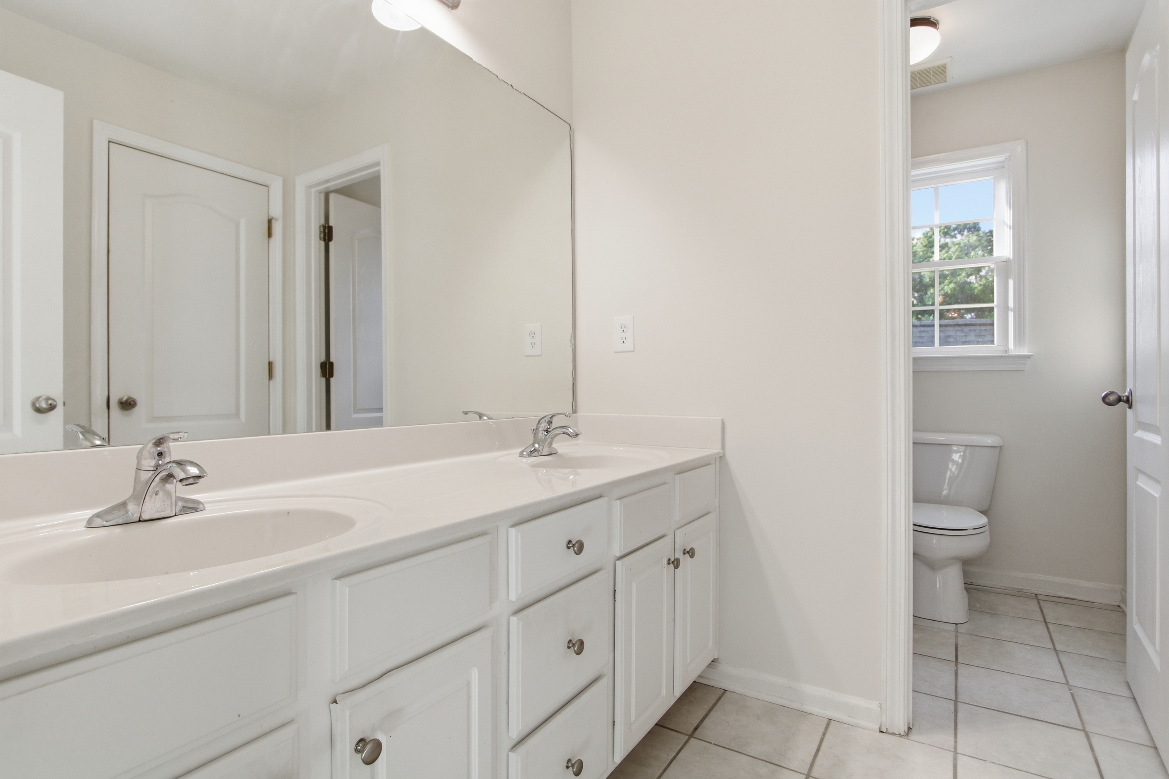 Photo 43 of 61 of 1028 River Forest Pt, Lawrenceville, GA
