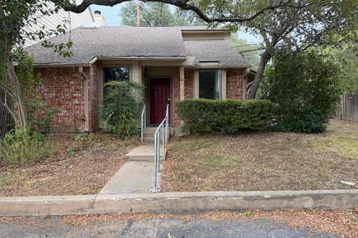 Photo 1 of 16 of 3801 Menchaca Rd, Austin, TX
