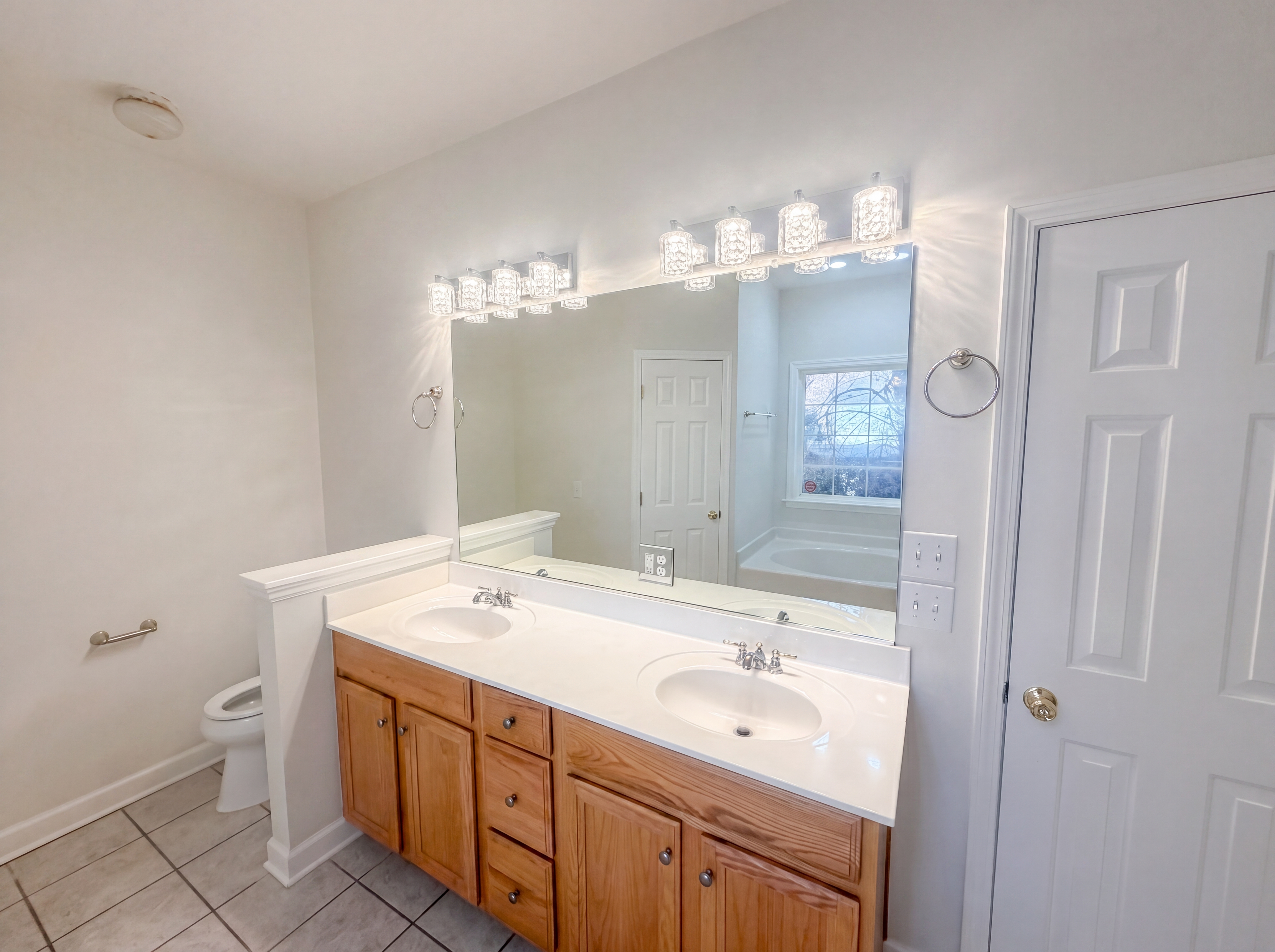 Photo 15 of 33 of 6120 Tennyson Dr, Kernersville, NC