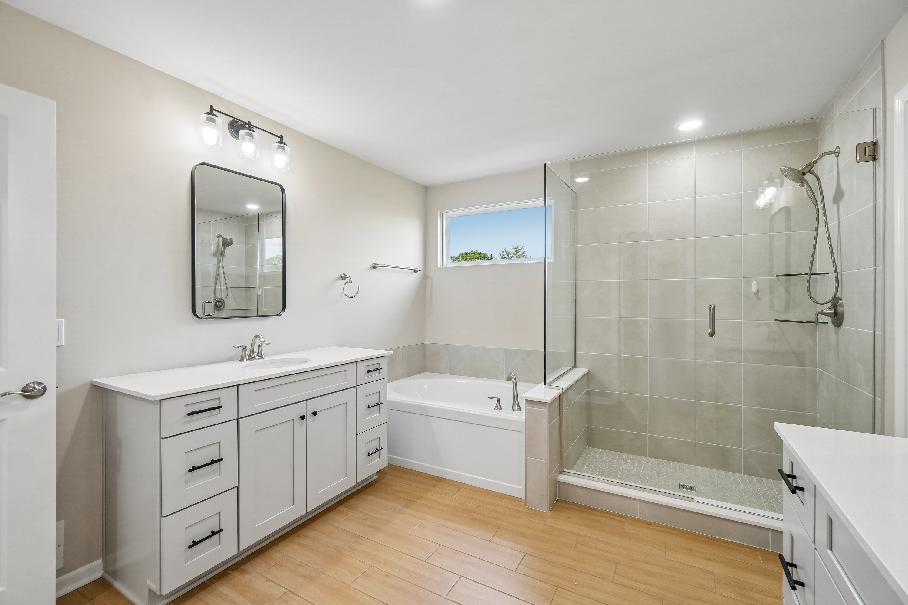 Photo 35 of 61 of 20942 Torbay Dr, Northville, MI