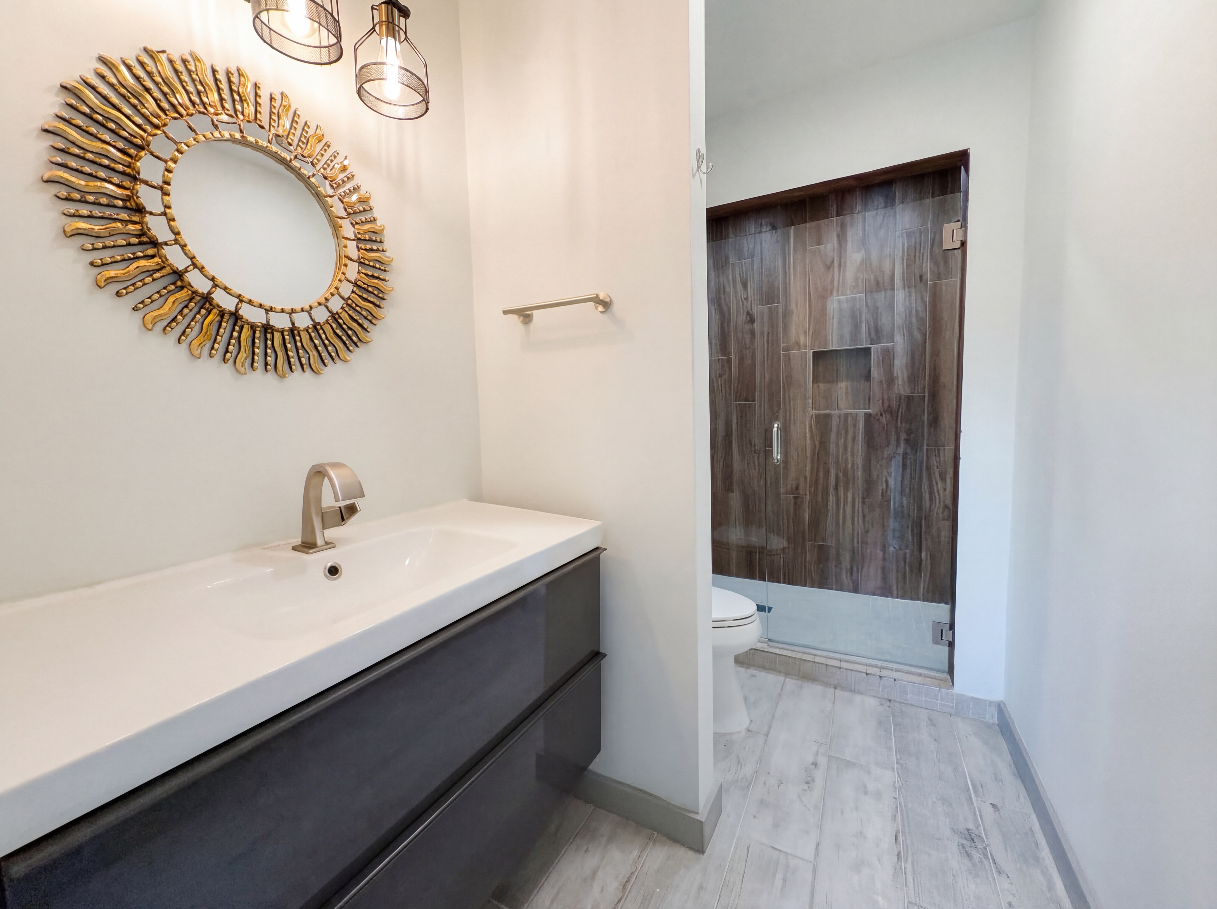 Photo 9 of 19 of 10726 Sugar Hill Dr, Houston, TX