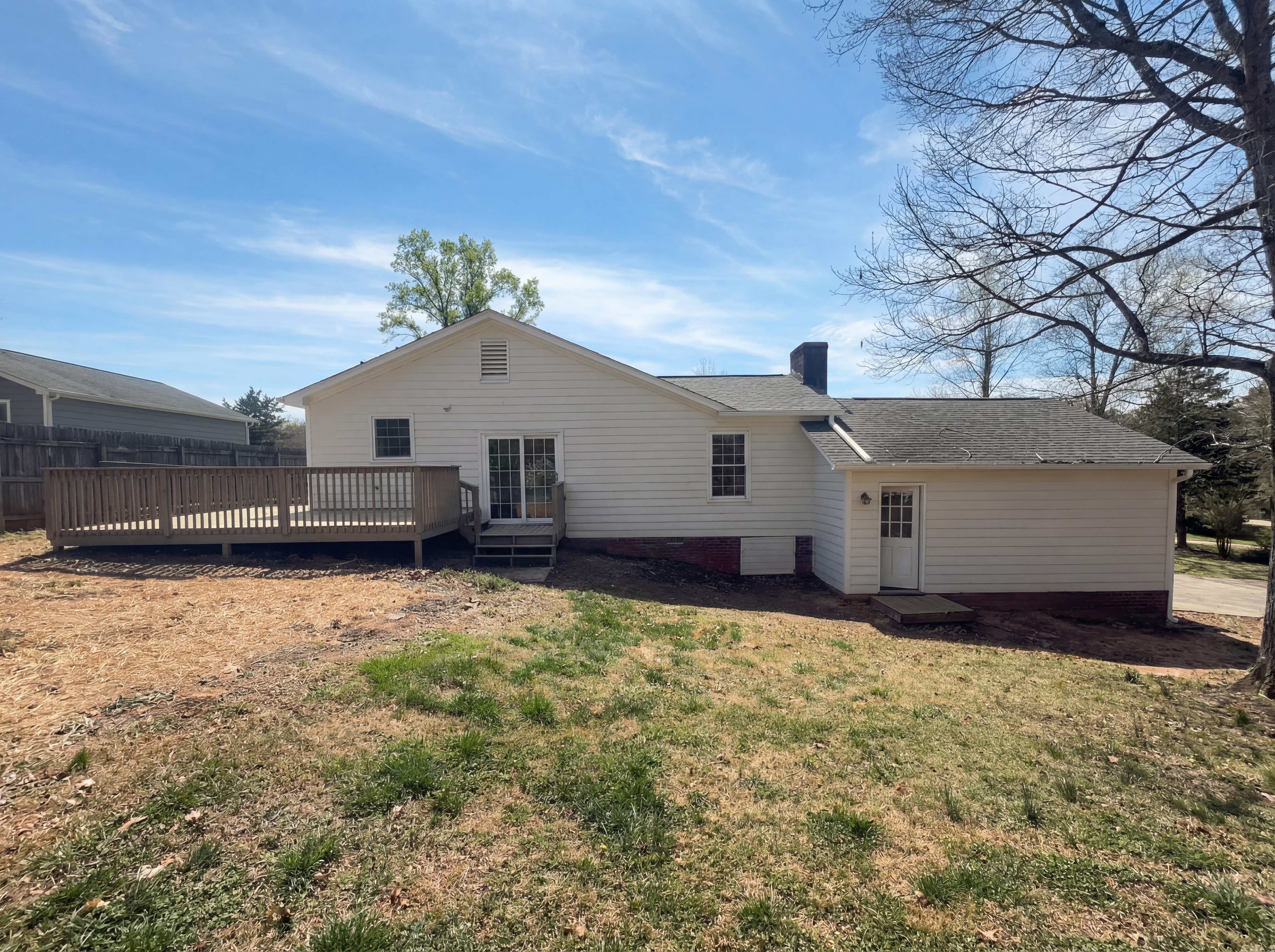 Photo 5 of 19 of 1495 S Peace Haven Rd, Clemmons, NC