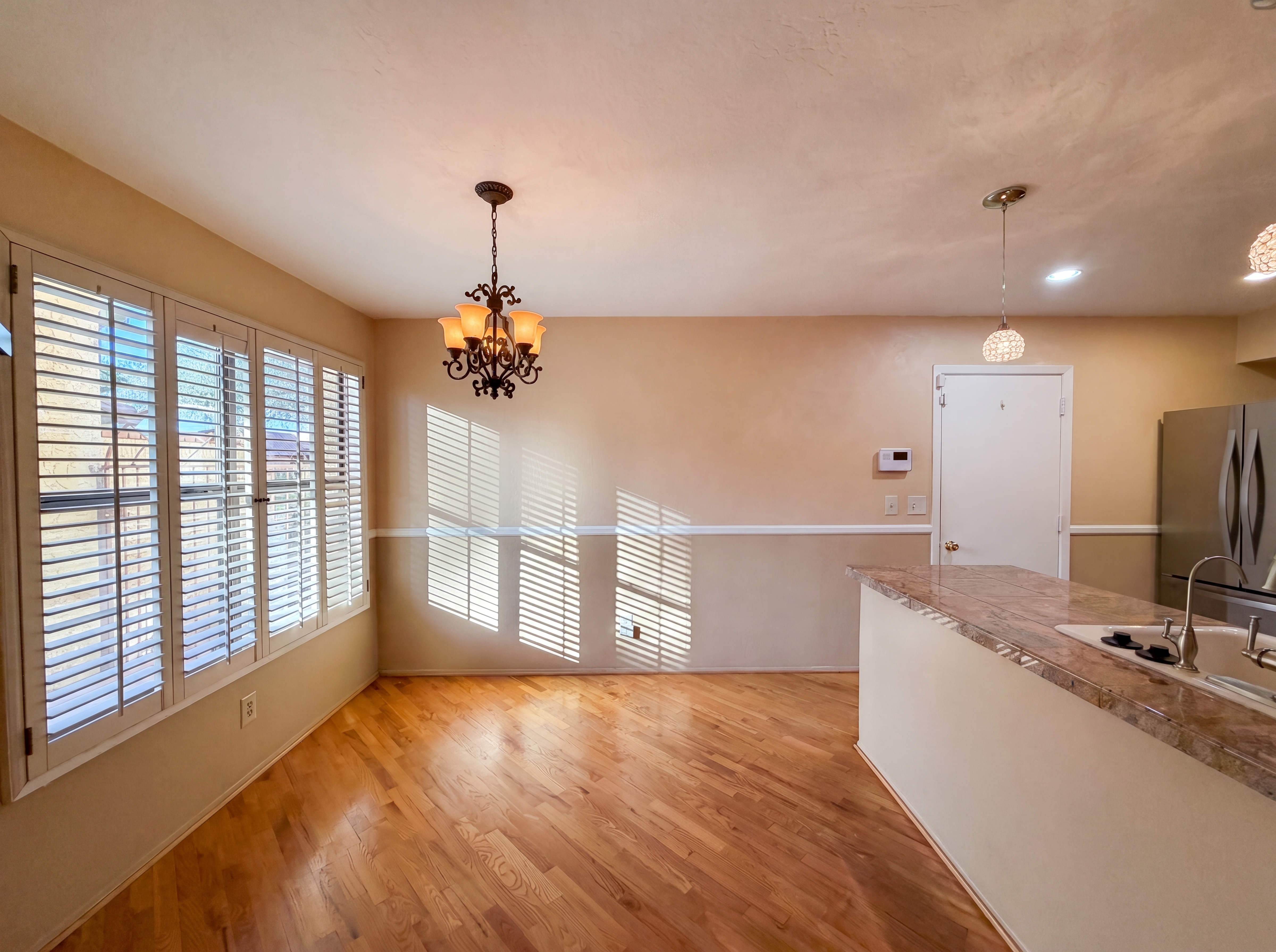 Photo 7 of 28 of 12346 S Shoshoni Dr, Phoenix, AZ