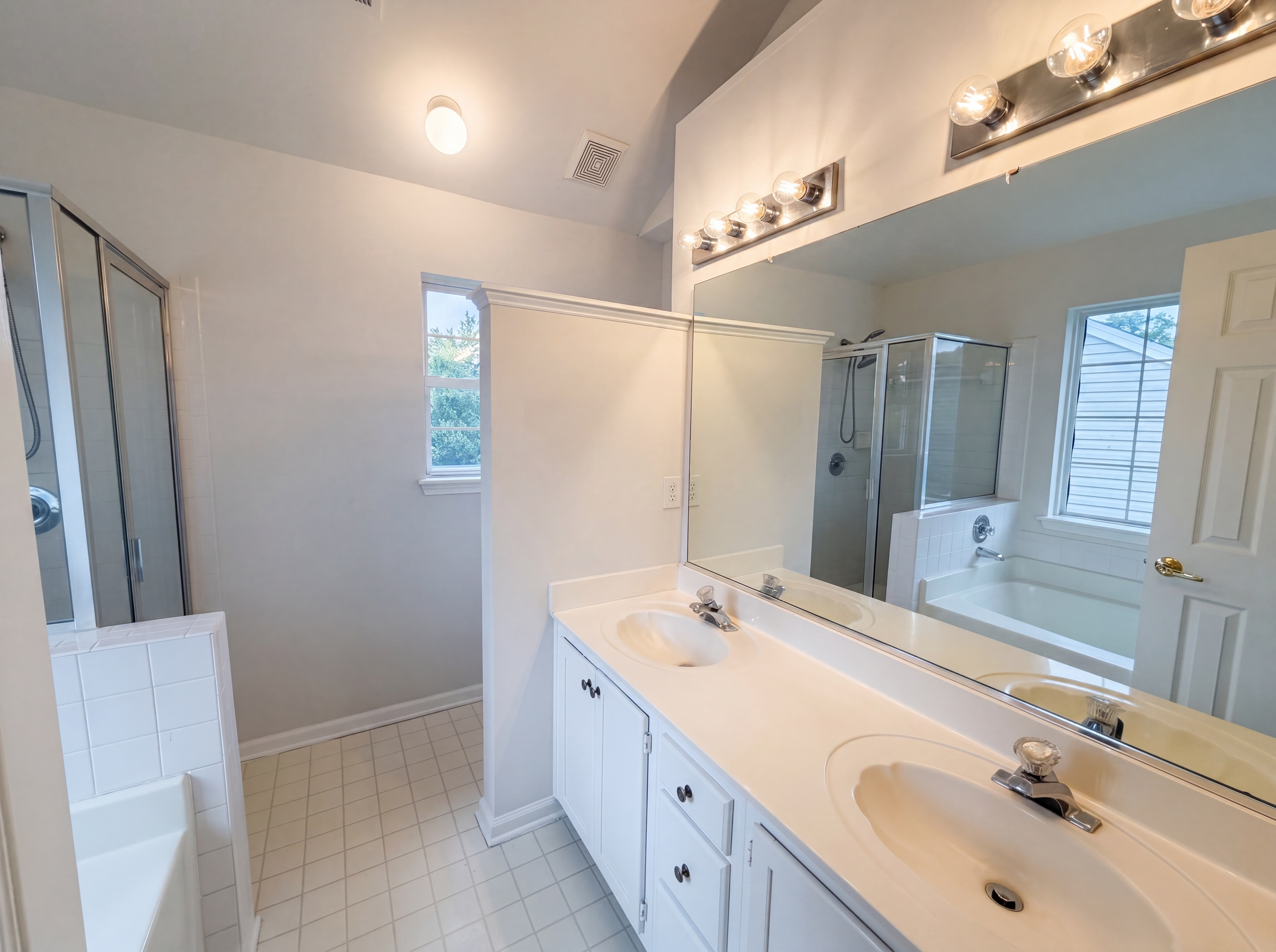 Photo 10 of 23 of 4975 Bentridge Dr NW, Concord, NC