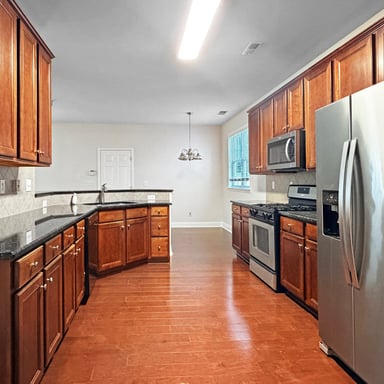 Property photo 2 of 8915 Cinder Ln