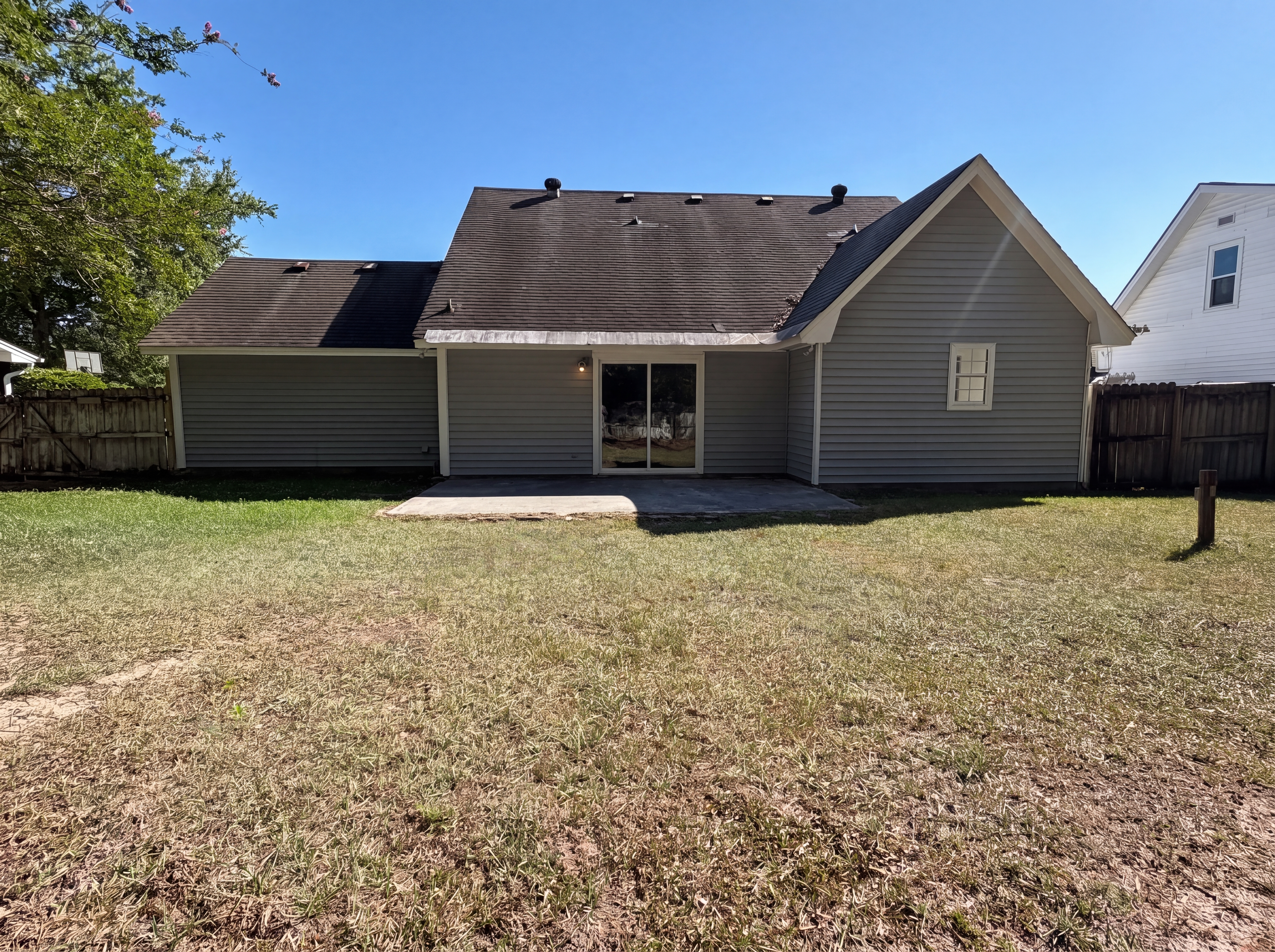 Photo 5 of 26 of 2028 Larson Ln, Goose Creek, SC