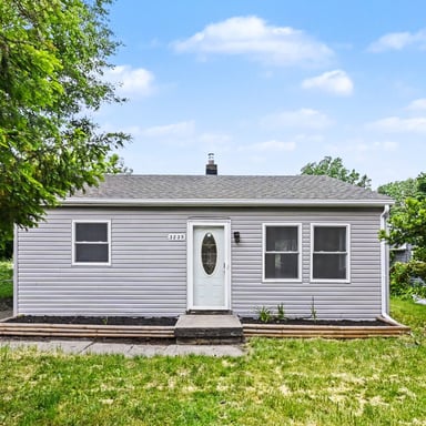 Property photo 1 of 3235 Young Ave