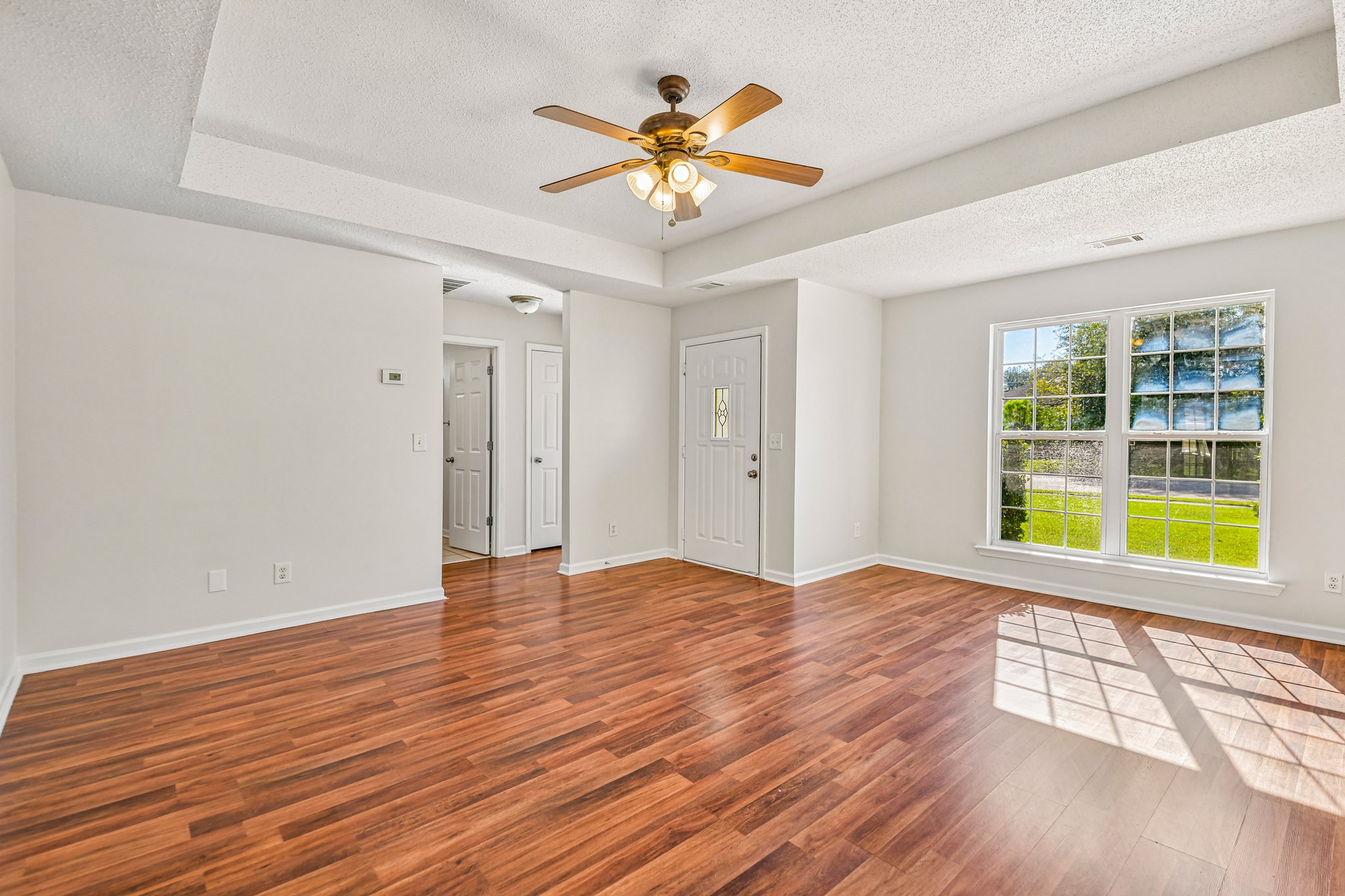 Photo 3 of 25 of 902 Haverhill Cir, Warner Robins, GA
