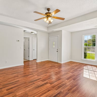 Property photo 3 of 902 Haverhill Cir