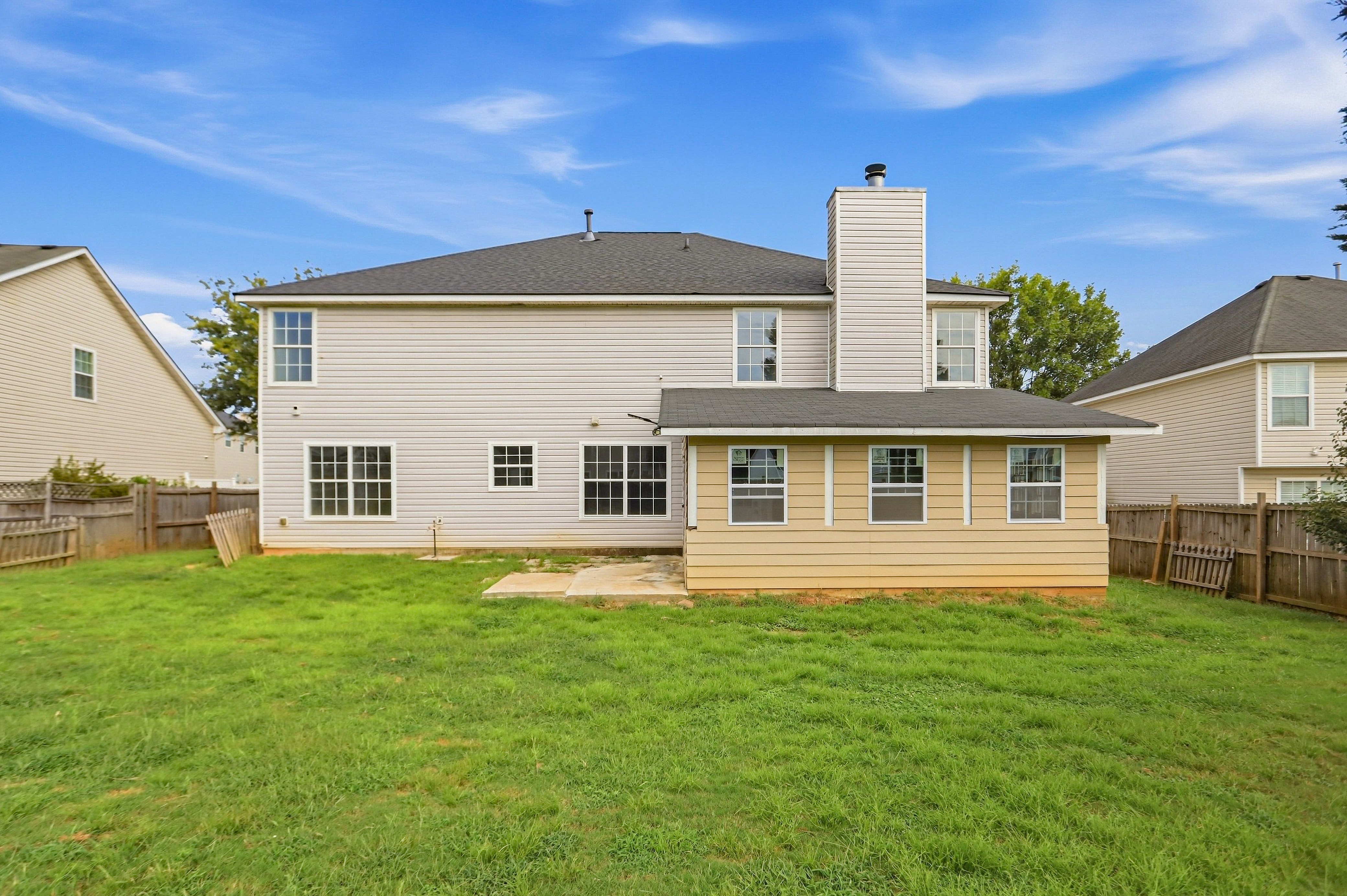 Photo 5 of 42 of 235 Hillside Oak Ln, Covington, GA