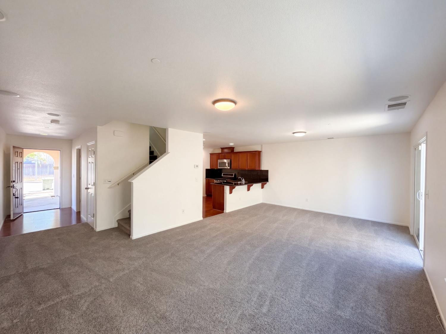Photo 3 of 17 of 8260 Red Rock Dr, Sacramento, CA