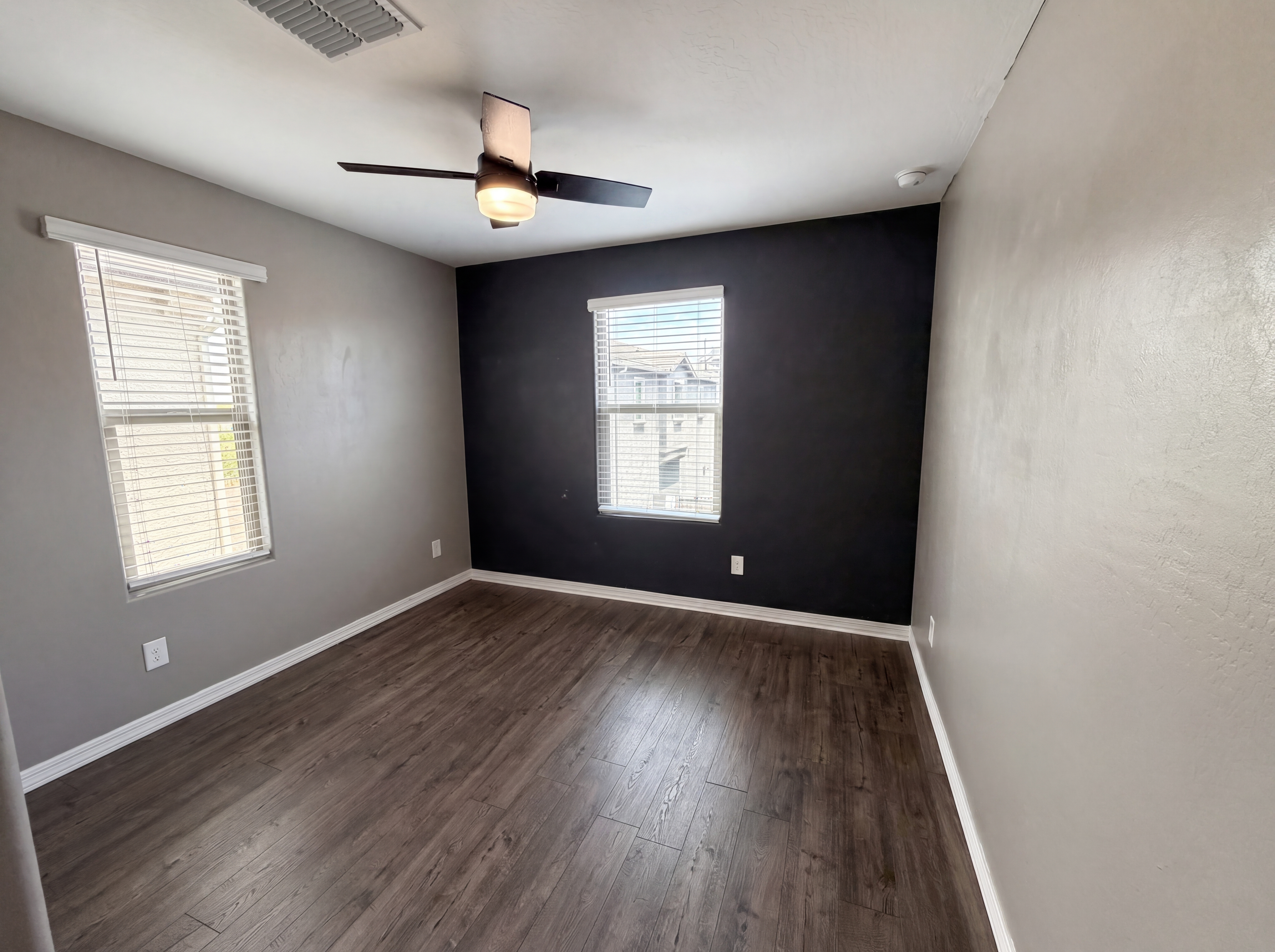 Photo 14 of 26 of 5728 W Raymond St, Phoenix, AZ